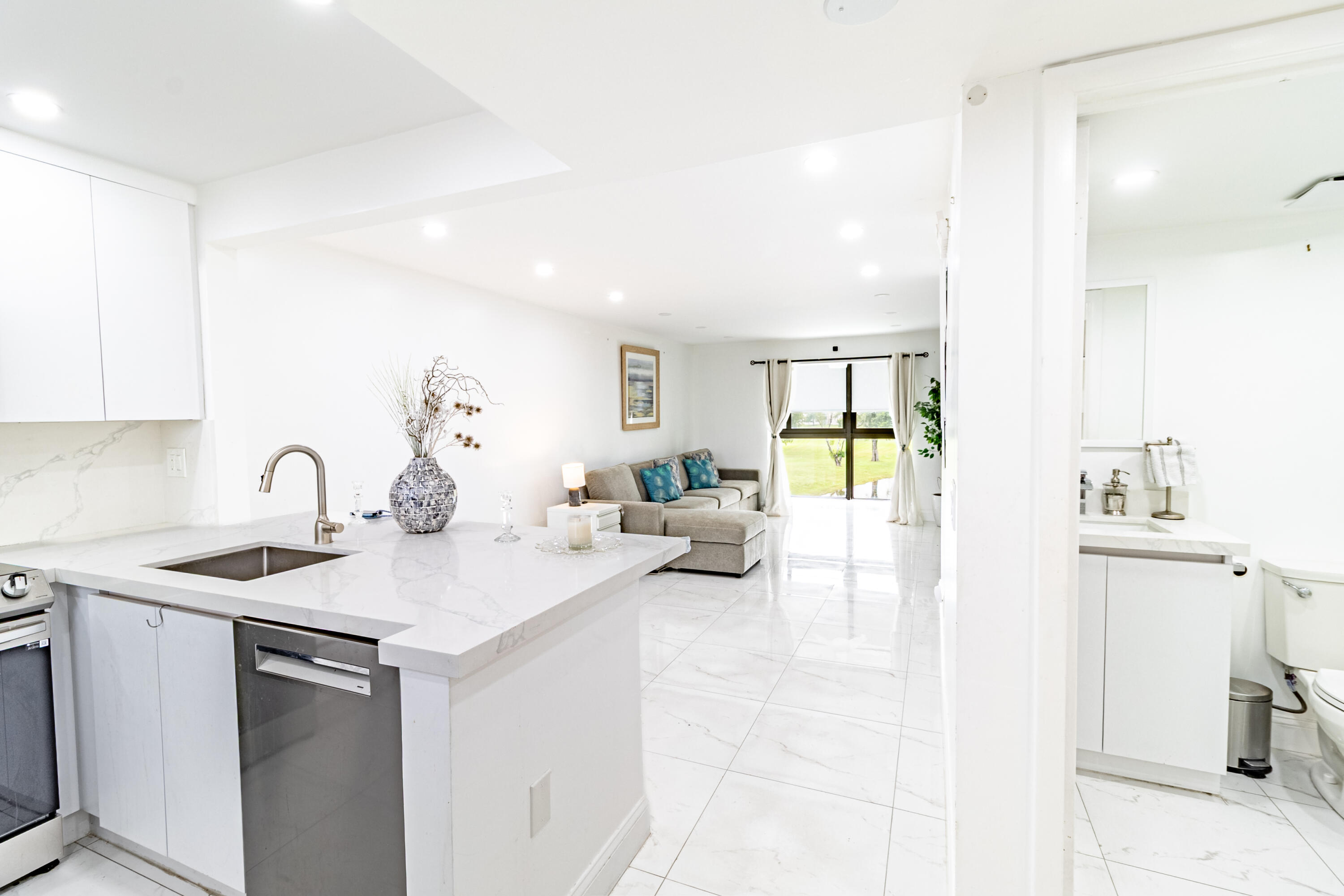 10331 Sunrise Lakes Boulevard Unit: 302
