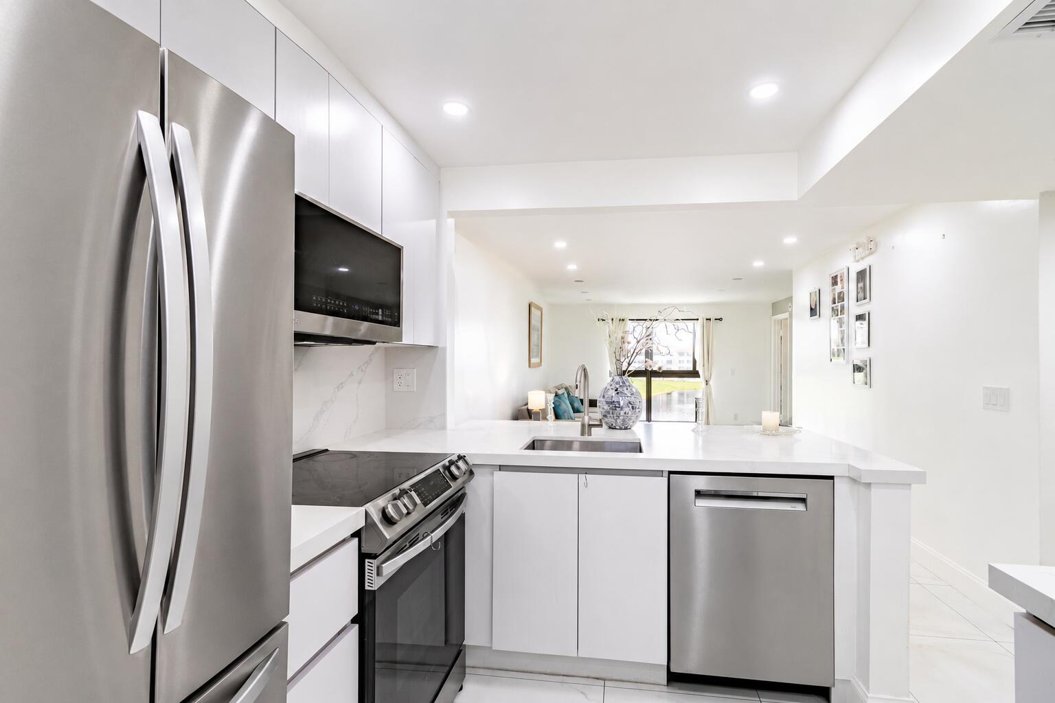 10331 Sunrise Lakes Boulevard Unit: 302