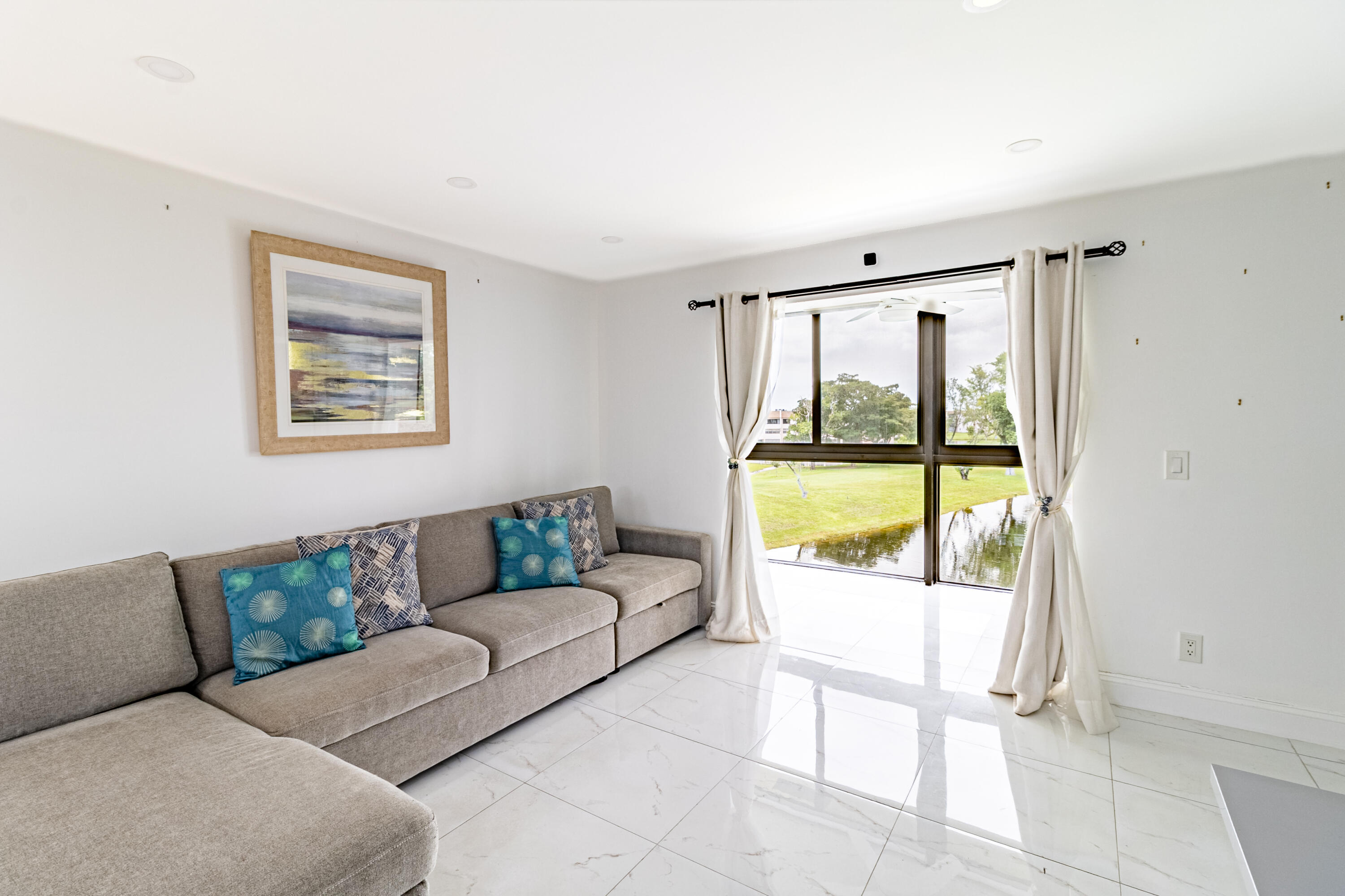 10331 Sunrise Lakes Boulevard Unit: 302
