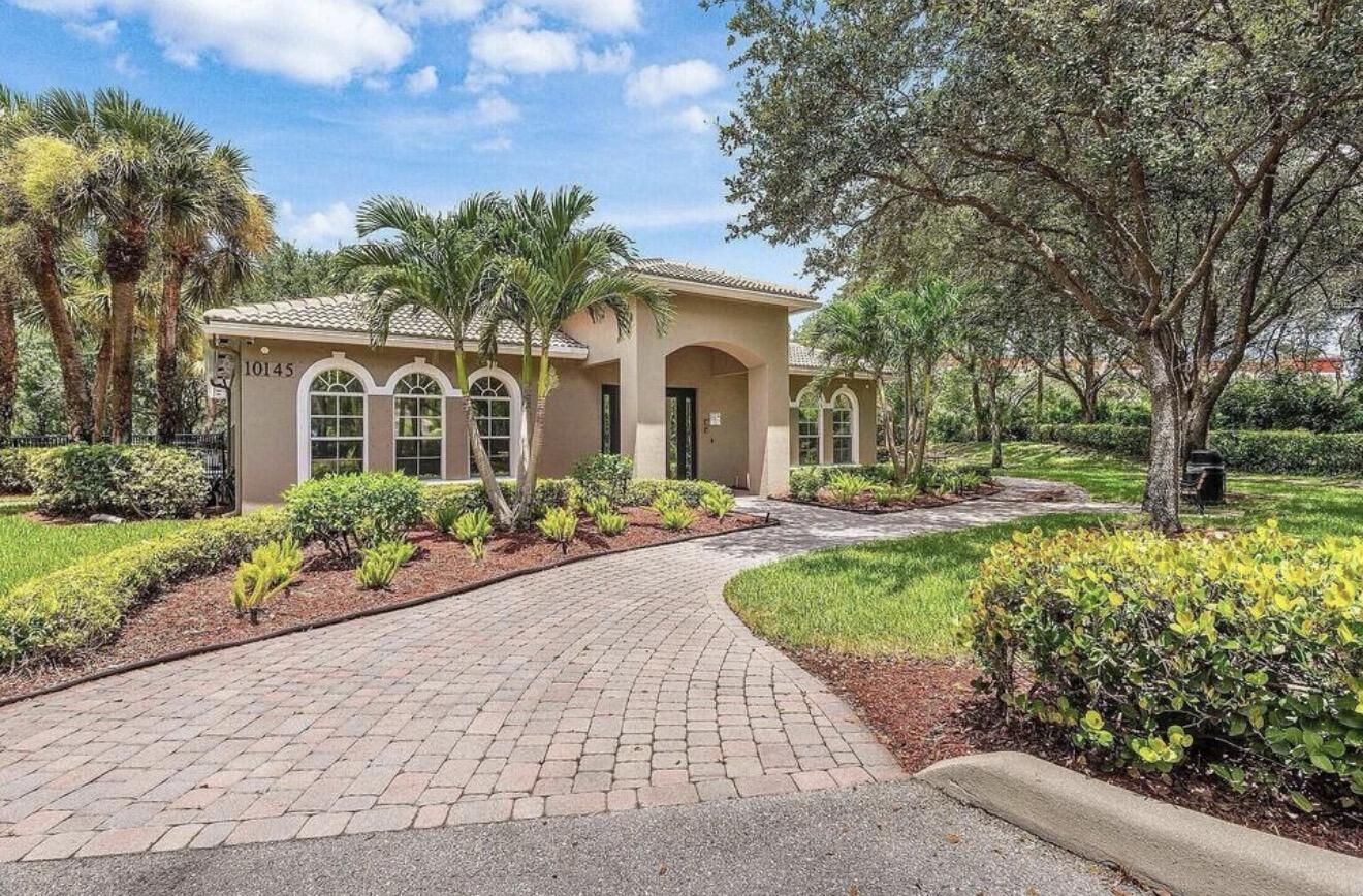 10440 Cypress Lakes Preserve Drive Na