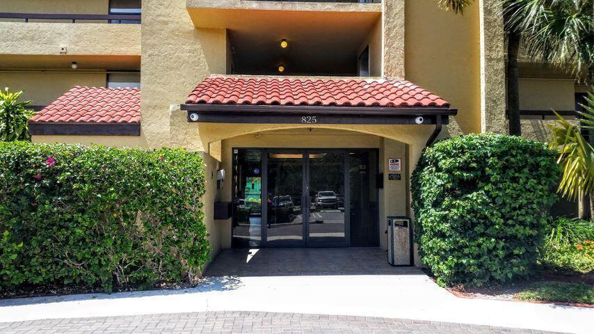 825 Egret Circle 404