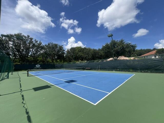 8583 Vía Serena