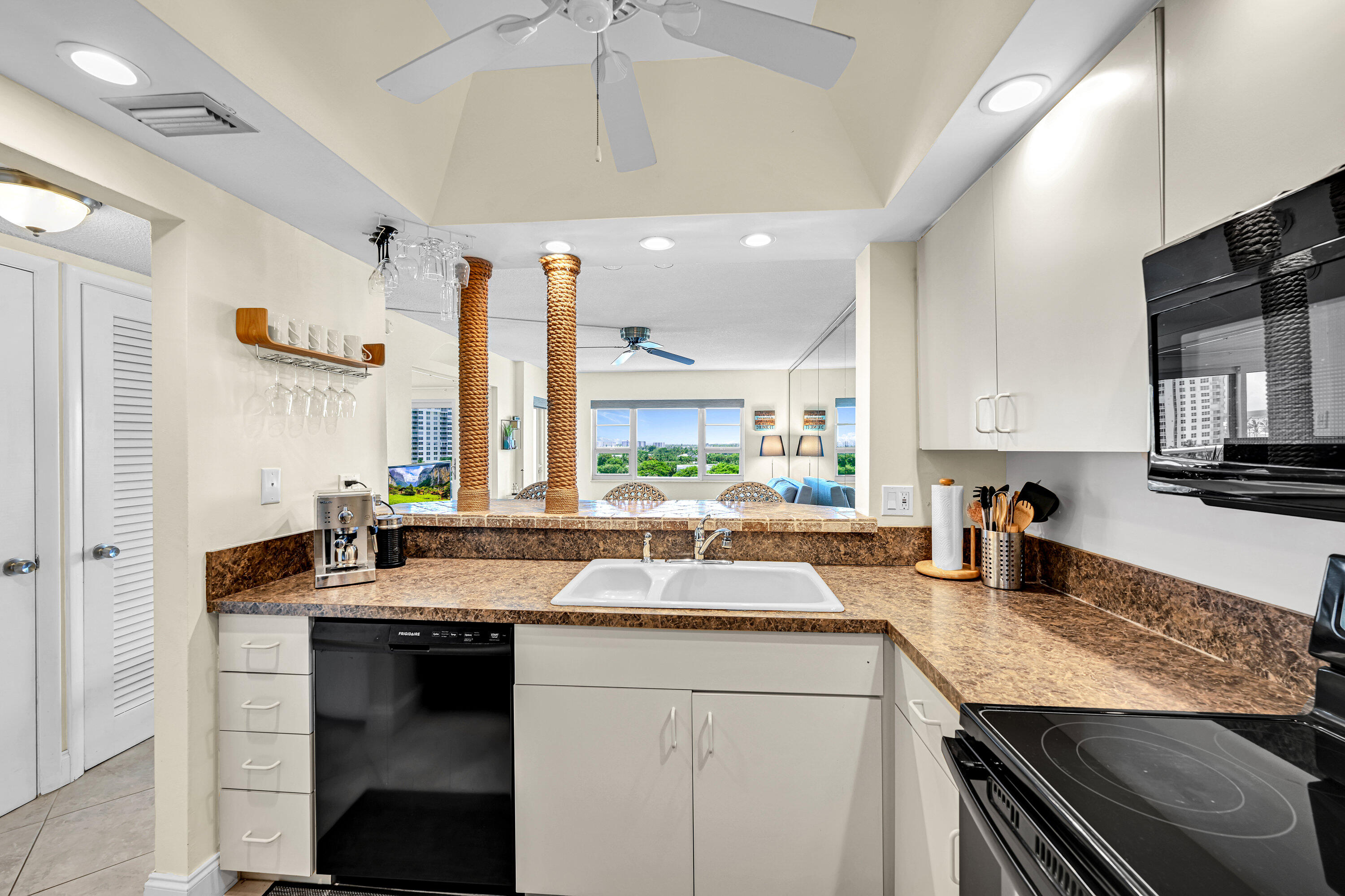 6000 N Ocean Boulevard 1d, Lauderdale-By-The-Sea Unit: 1d
