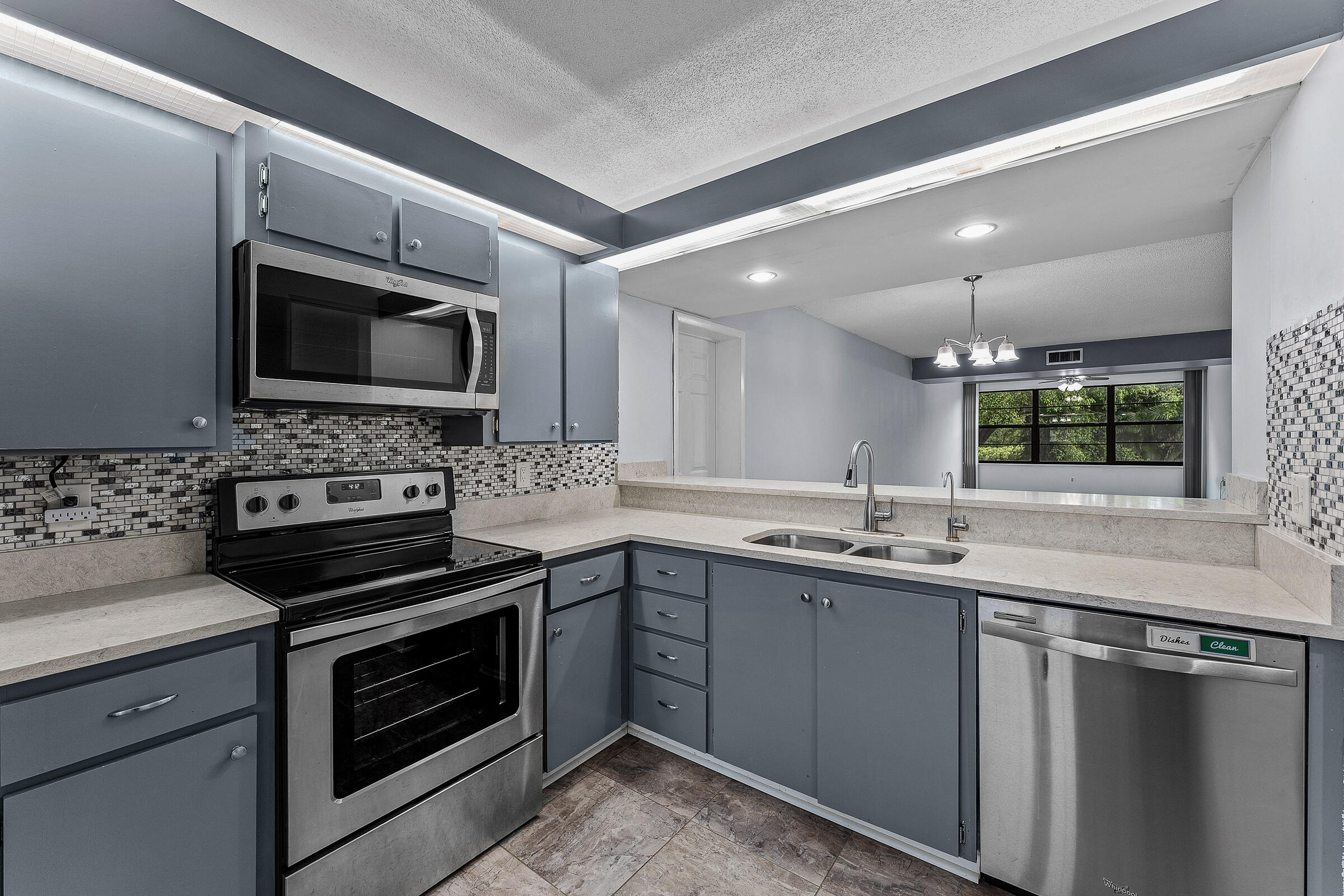 6097 Balboa Circle 202