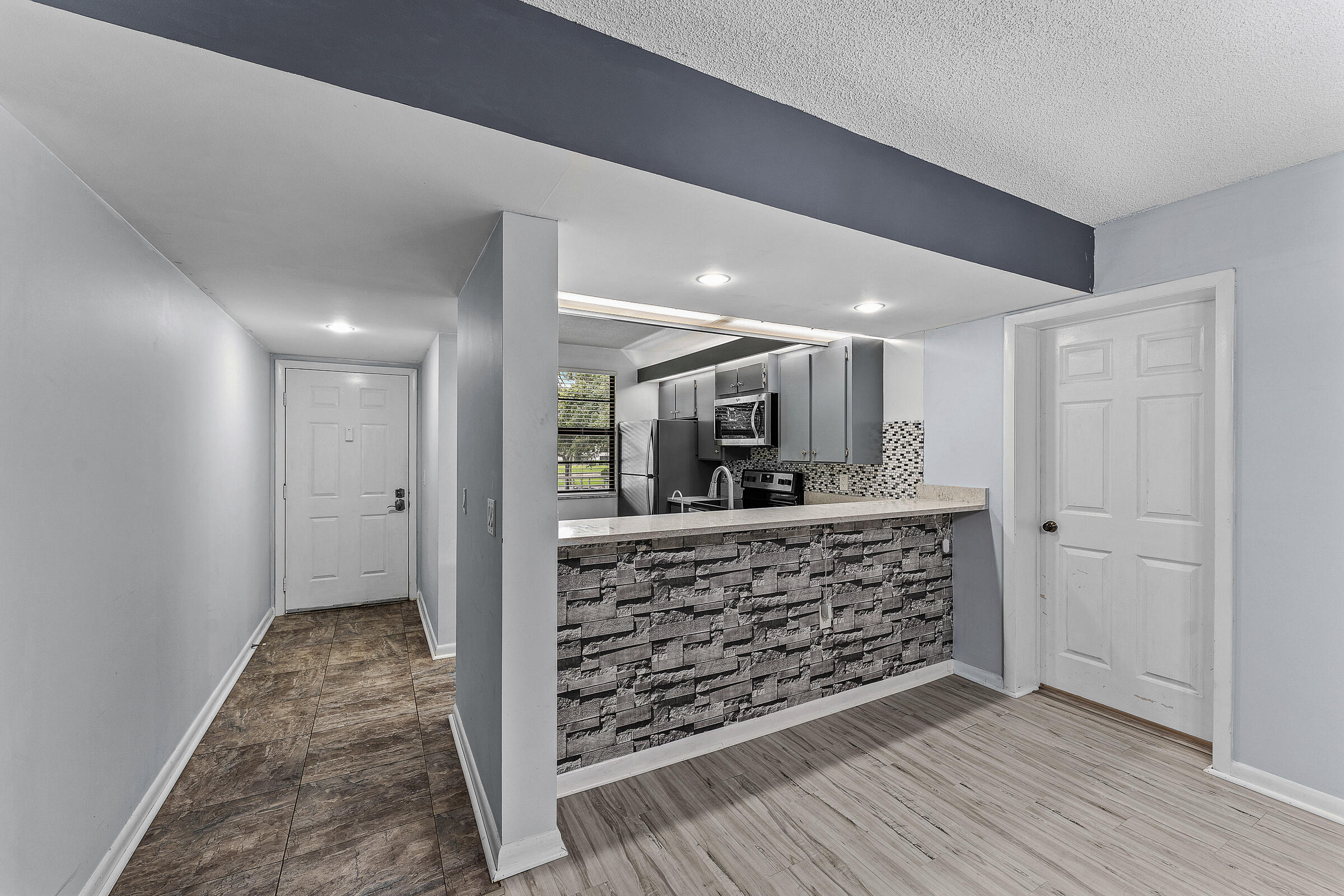 6097 Balboa Circle 202