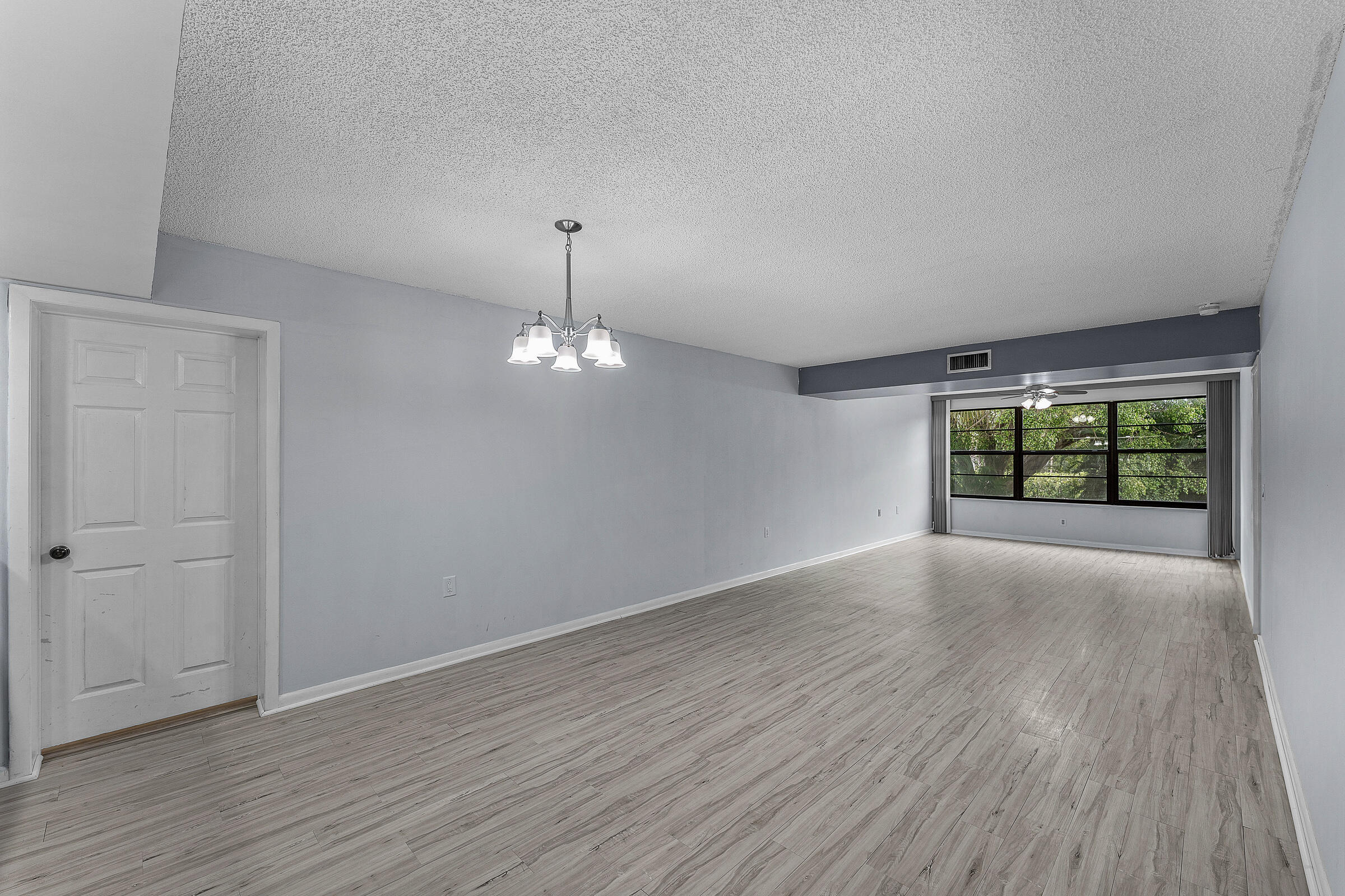6097 Balboa Circle 202