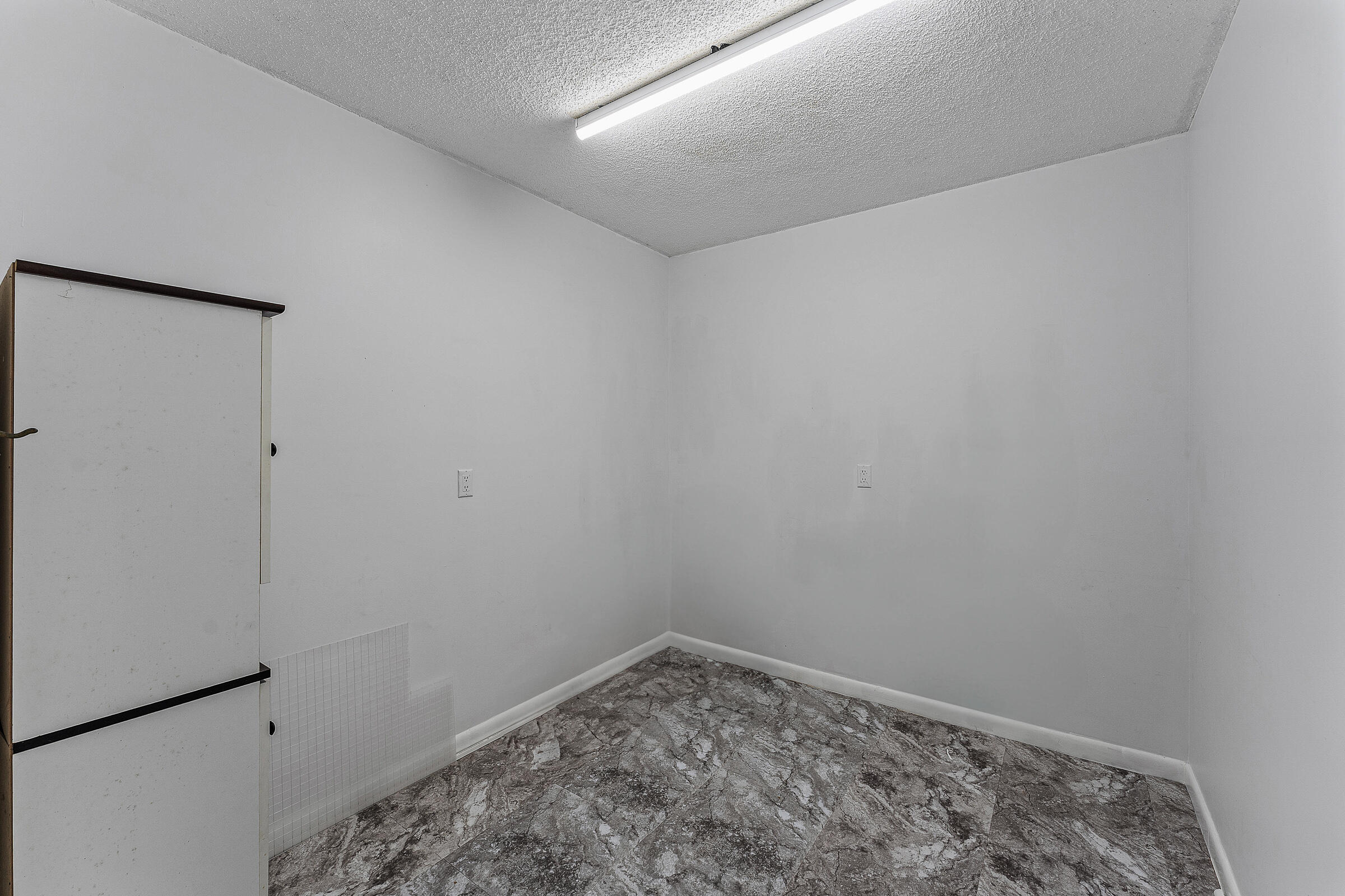 6097 Balboa Circle 202