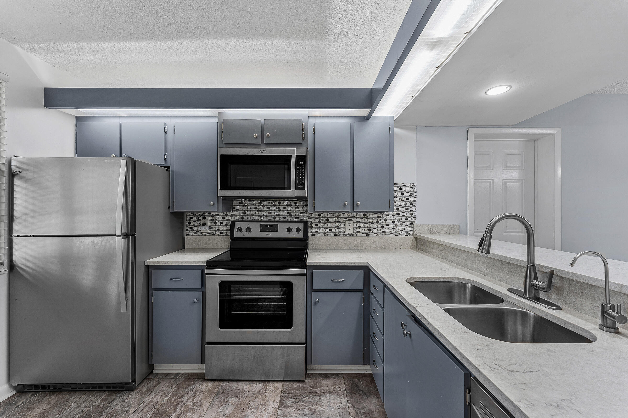 6097 Balboa Circle 202