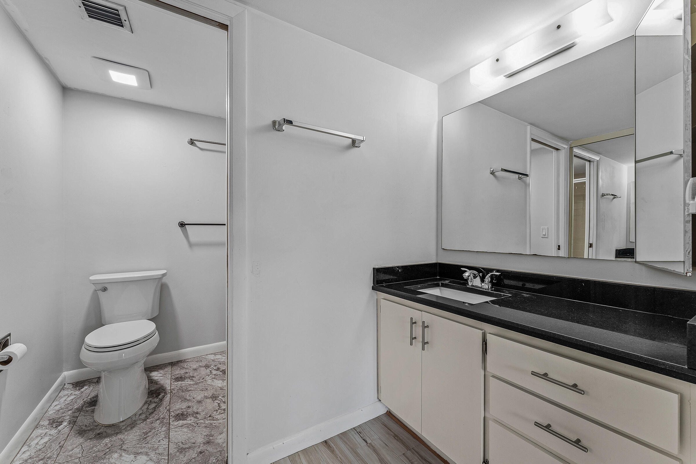 6097 Balboa Circle 202