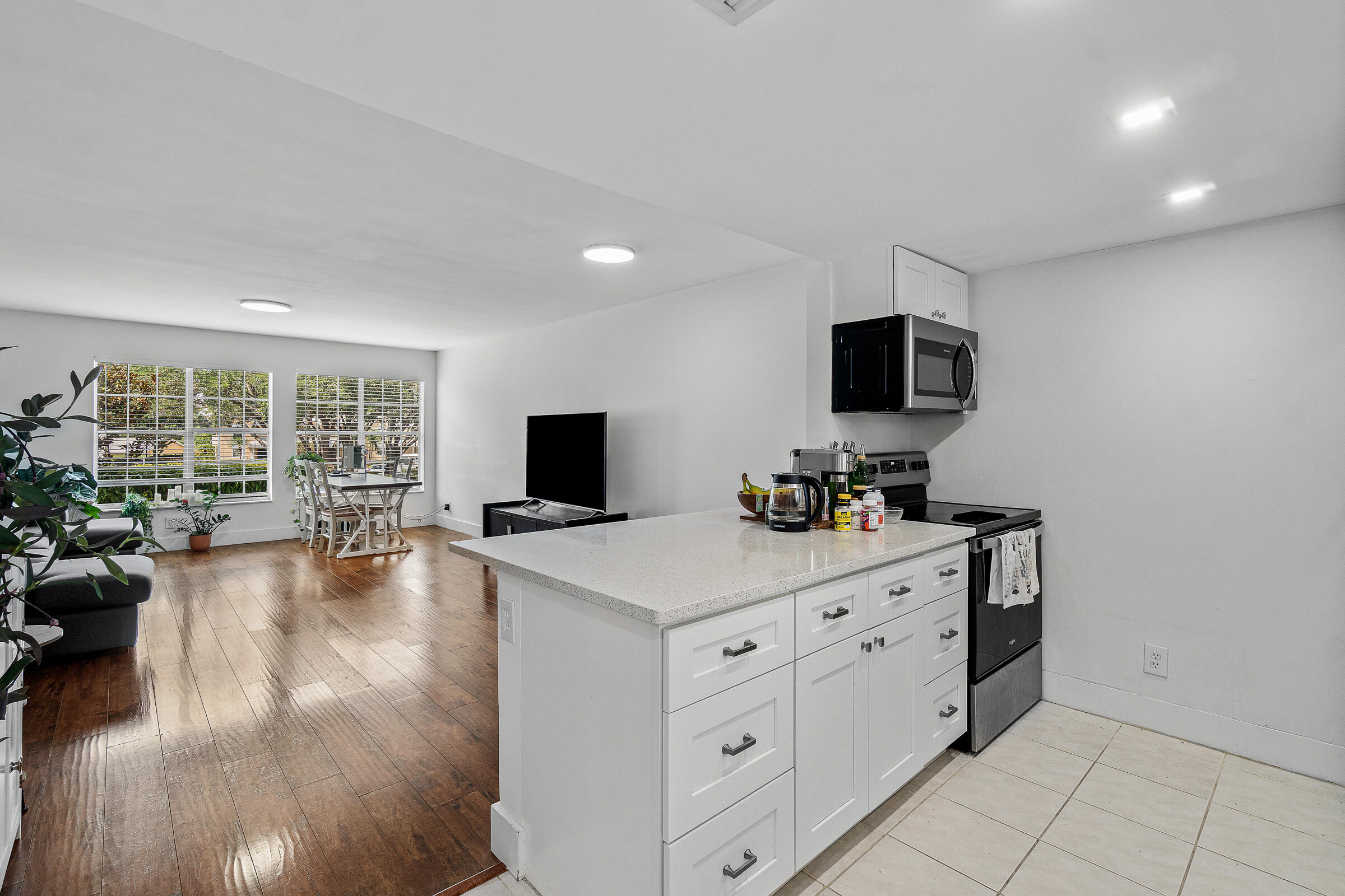 6283 La Costa Drive E