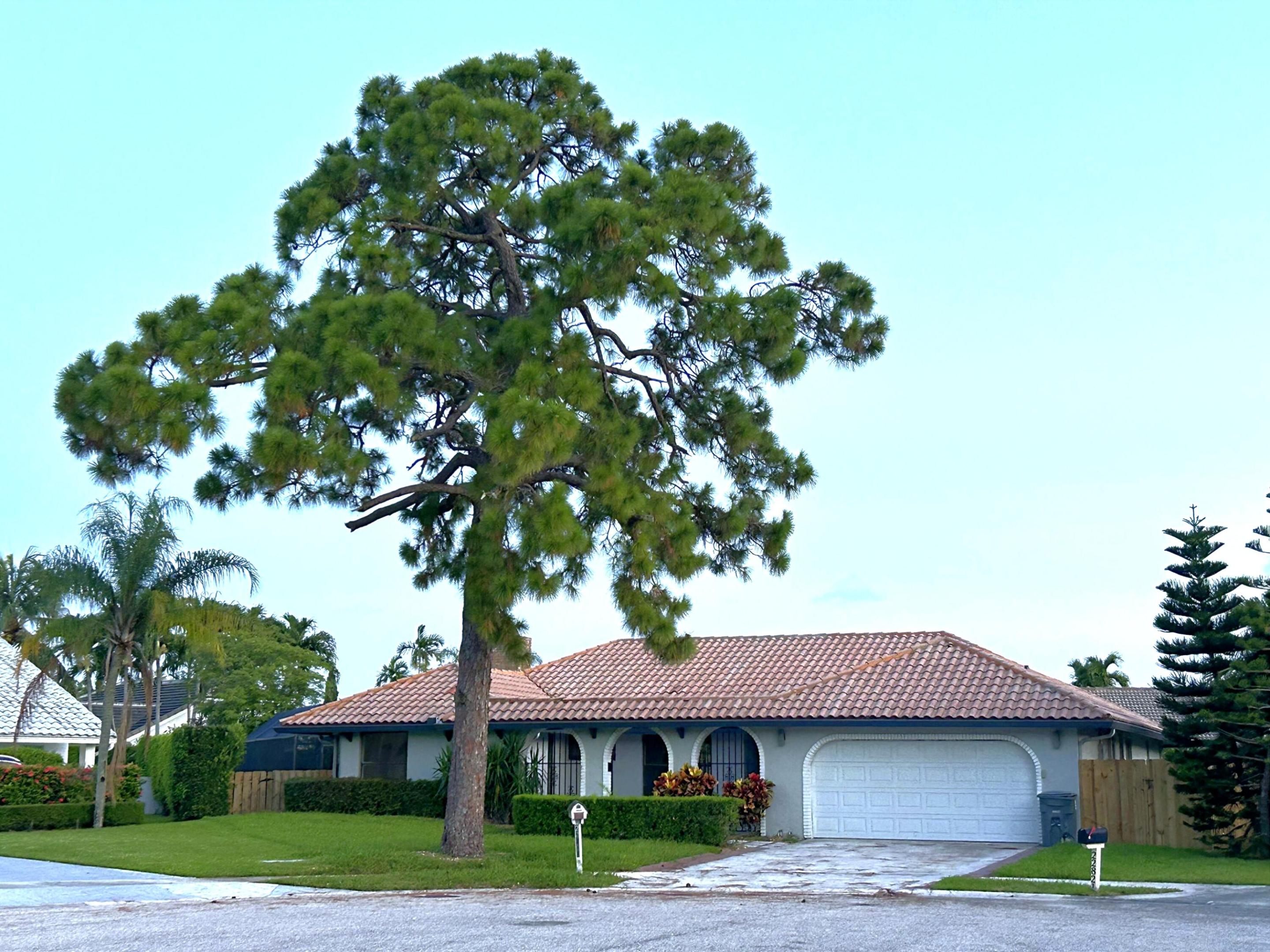 22822 Pinewood Court