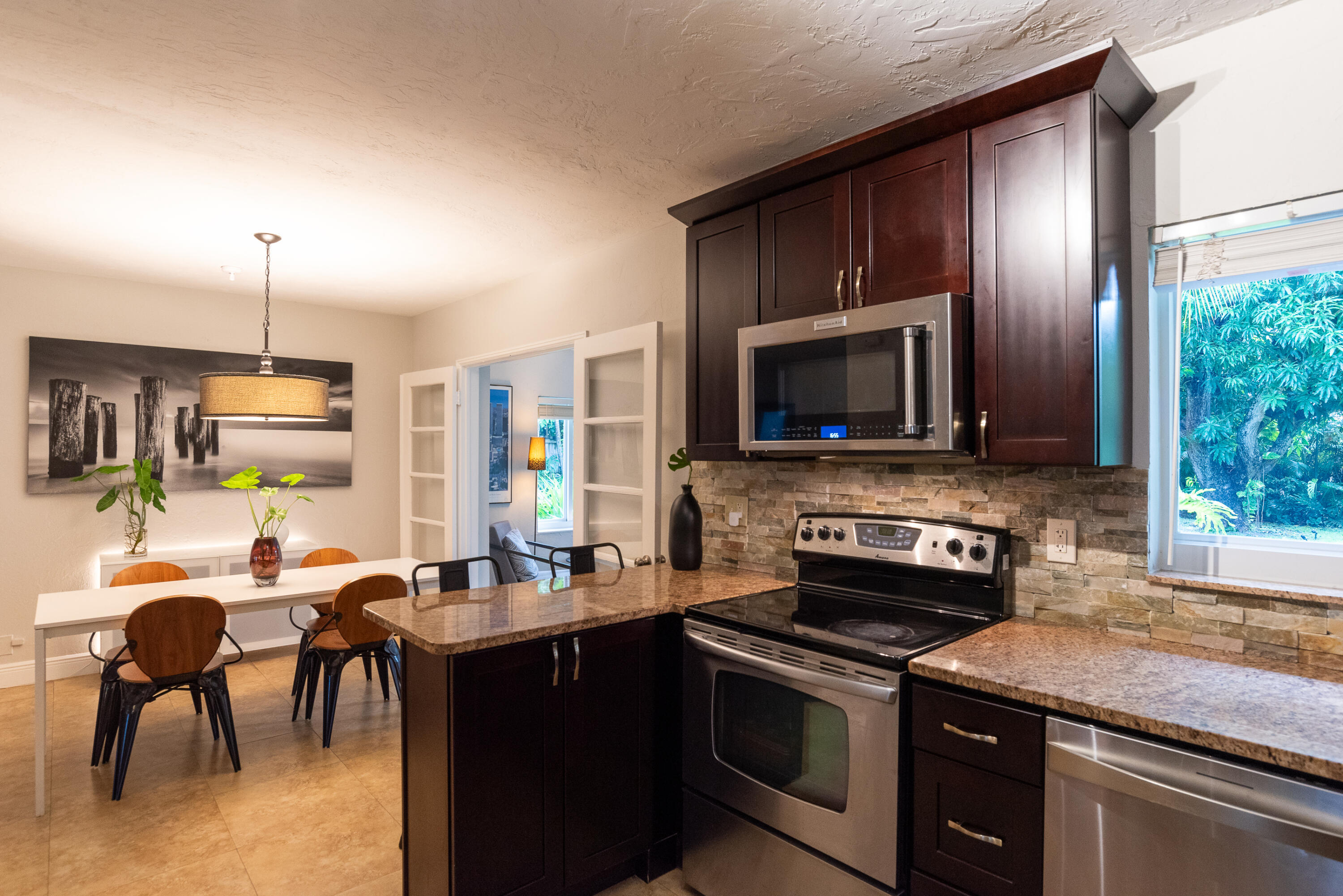 1401 NE 17th Way