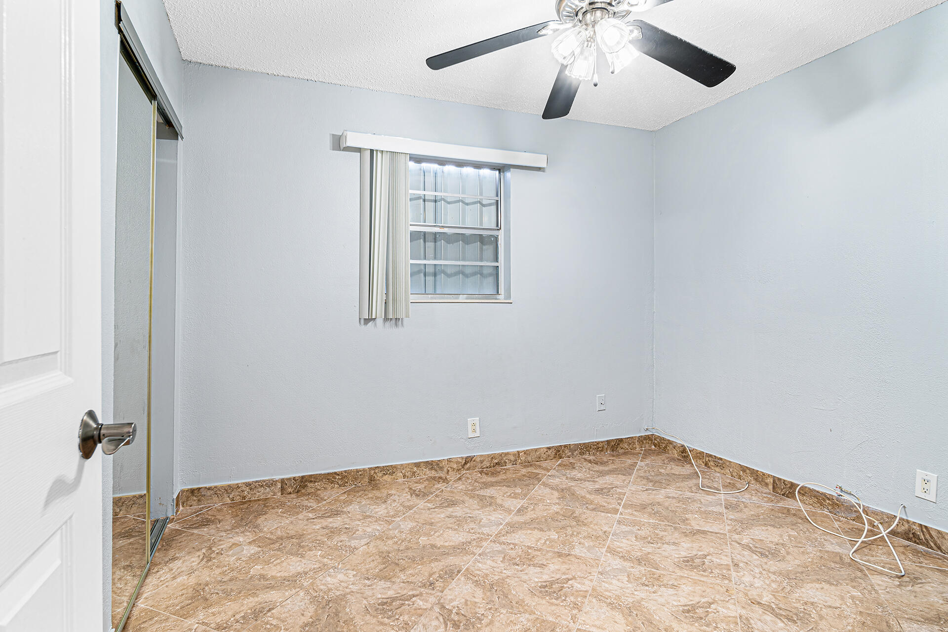 2722 Peer Lane 187