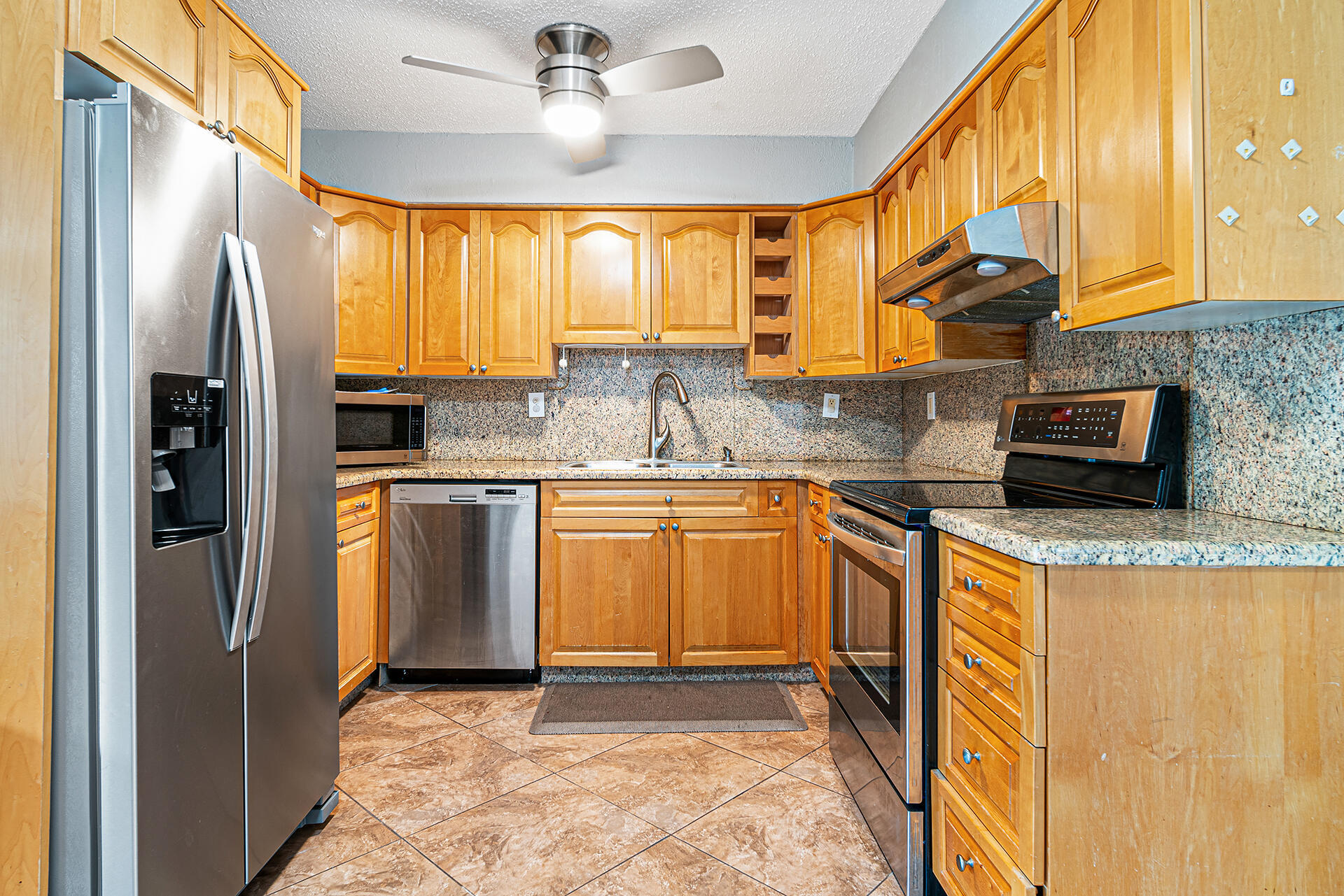 2722 Peer Lane 187