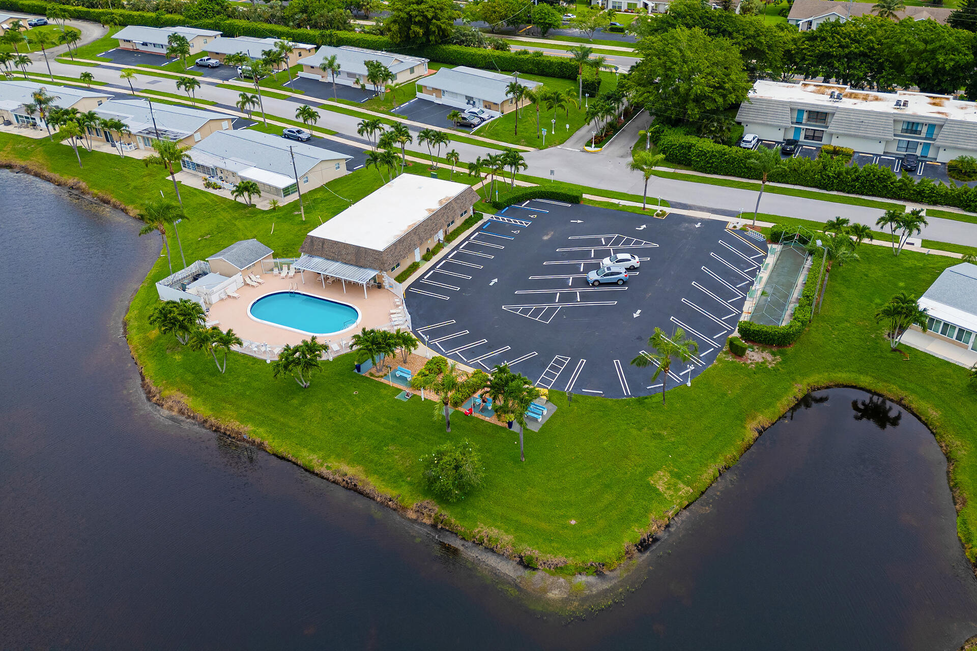 2722 Peer Lane 187