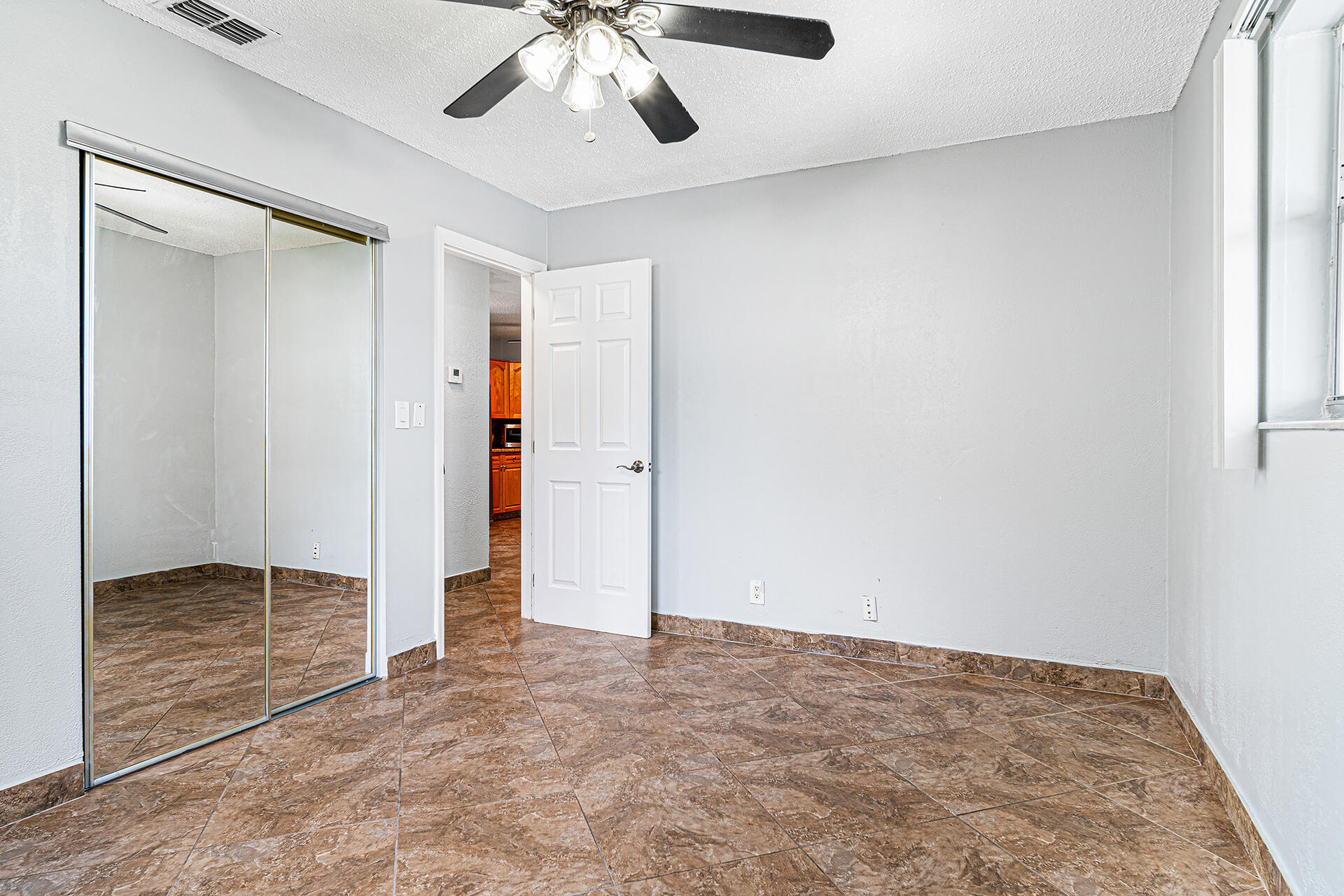 2722 Peer Lane 187
