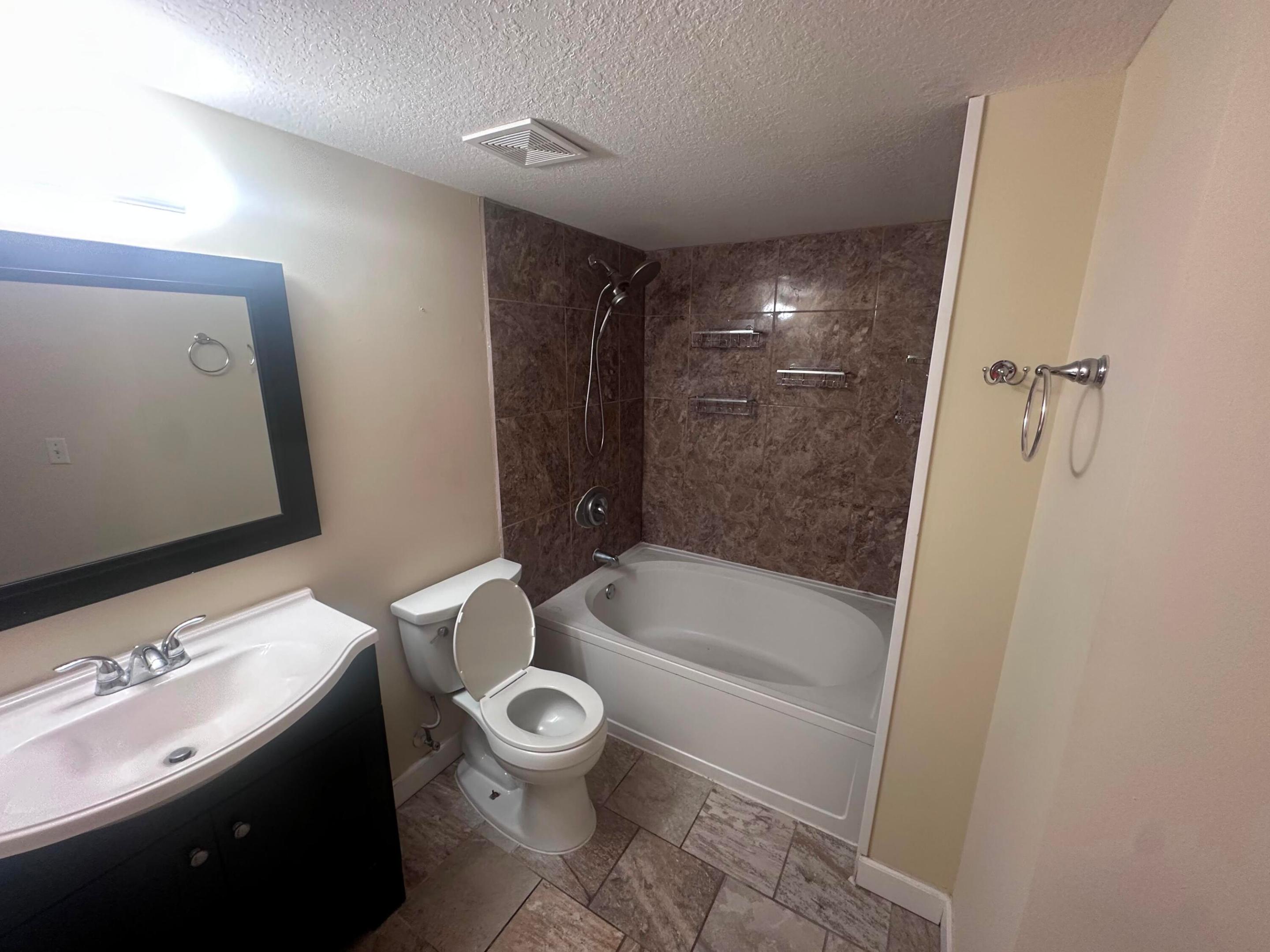 201 Villa Circle 201