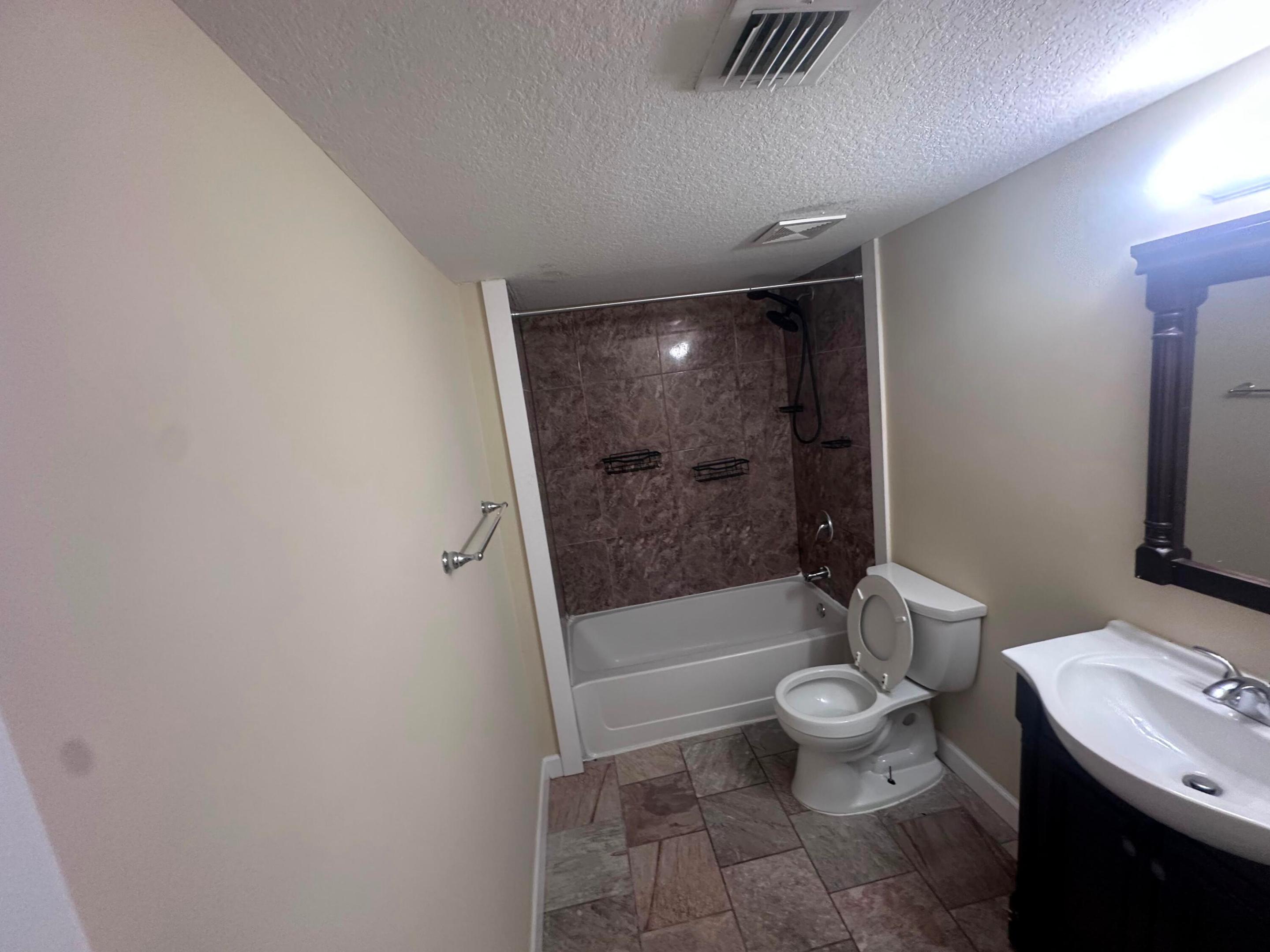 201 Villa Circle 201