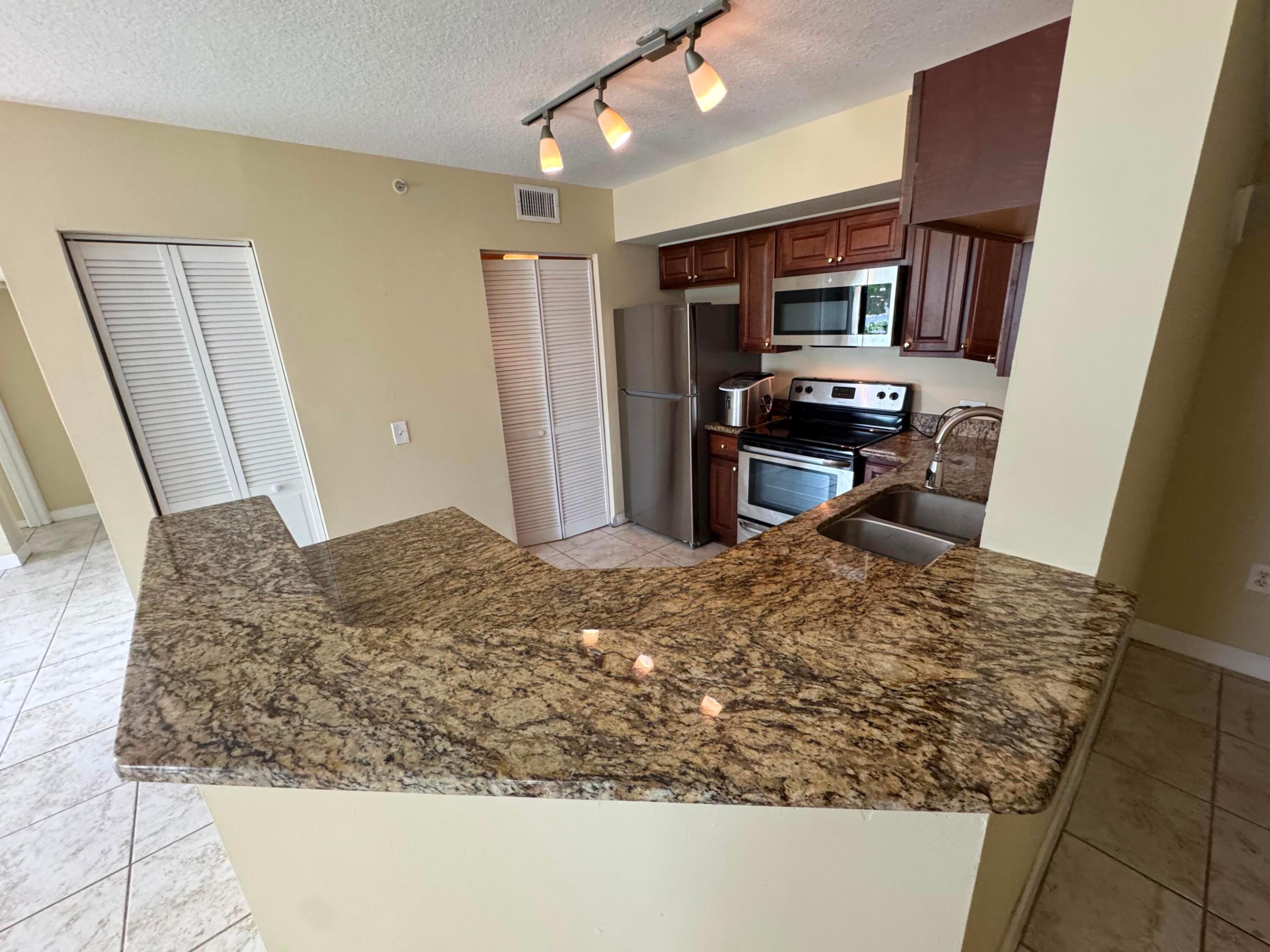 201 Villa Circle 201