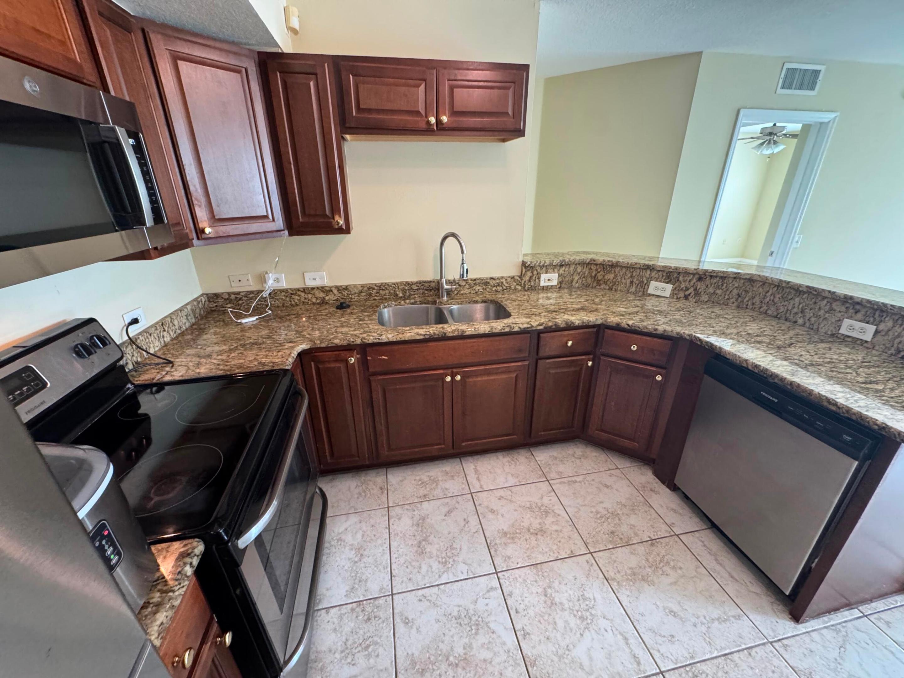 201 Villa Circle 201