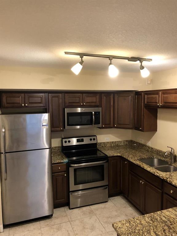201 Villa Circle 201