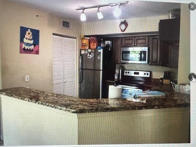 201 Villa Circle 201