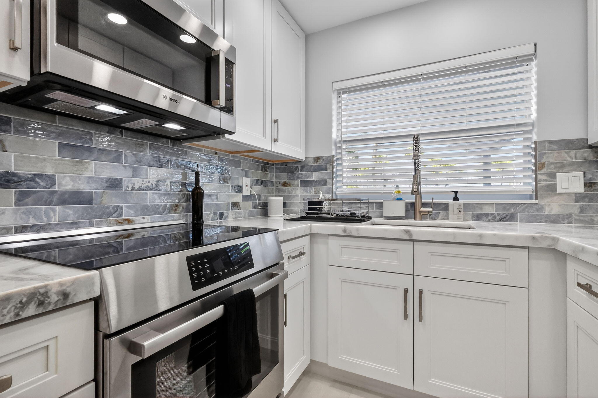 700 NE Harbour Terrace 1250
