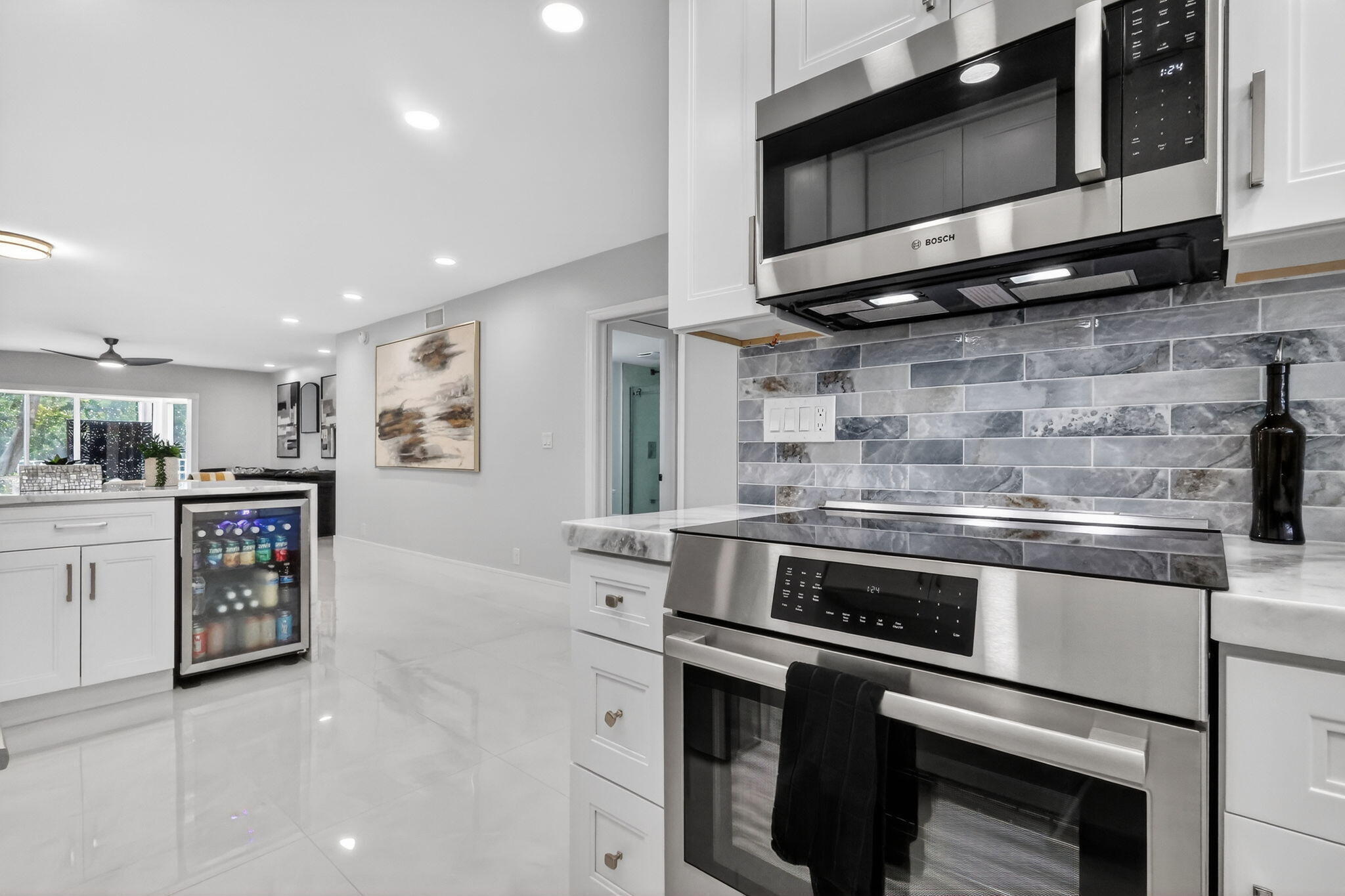 700 NE Harbour Terrace 1250