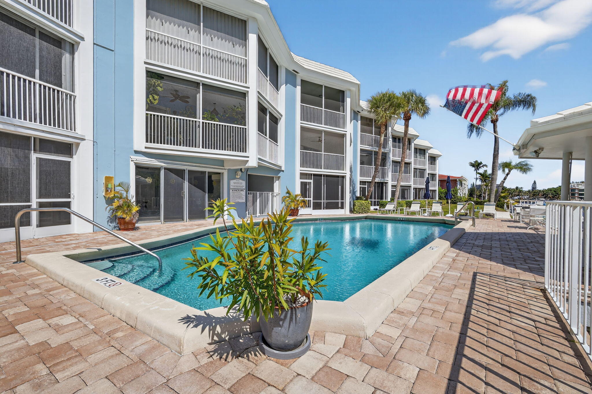 700 NE Harbour Terrace 1250