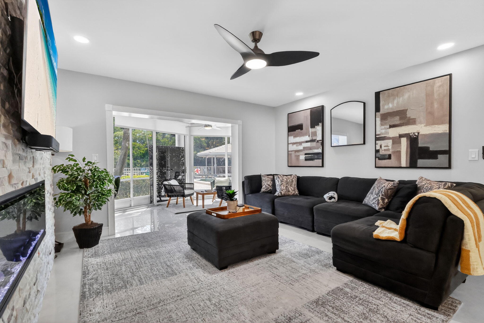 700 NE Harbour Terrace 1250