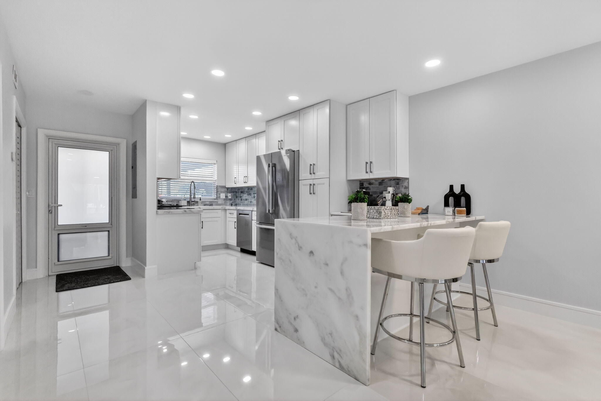 700 NE Harbour Terrace 1250