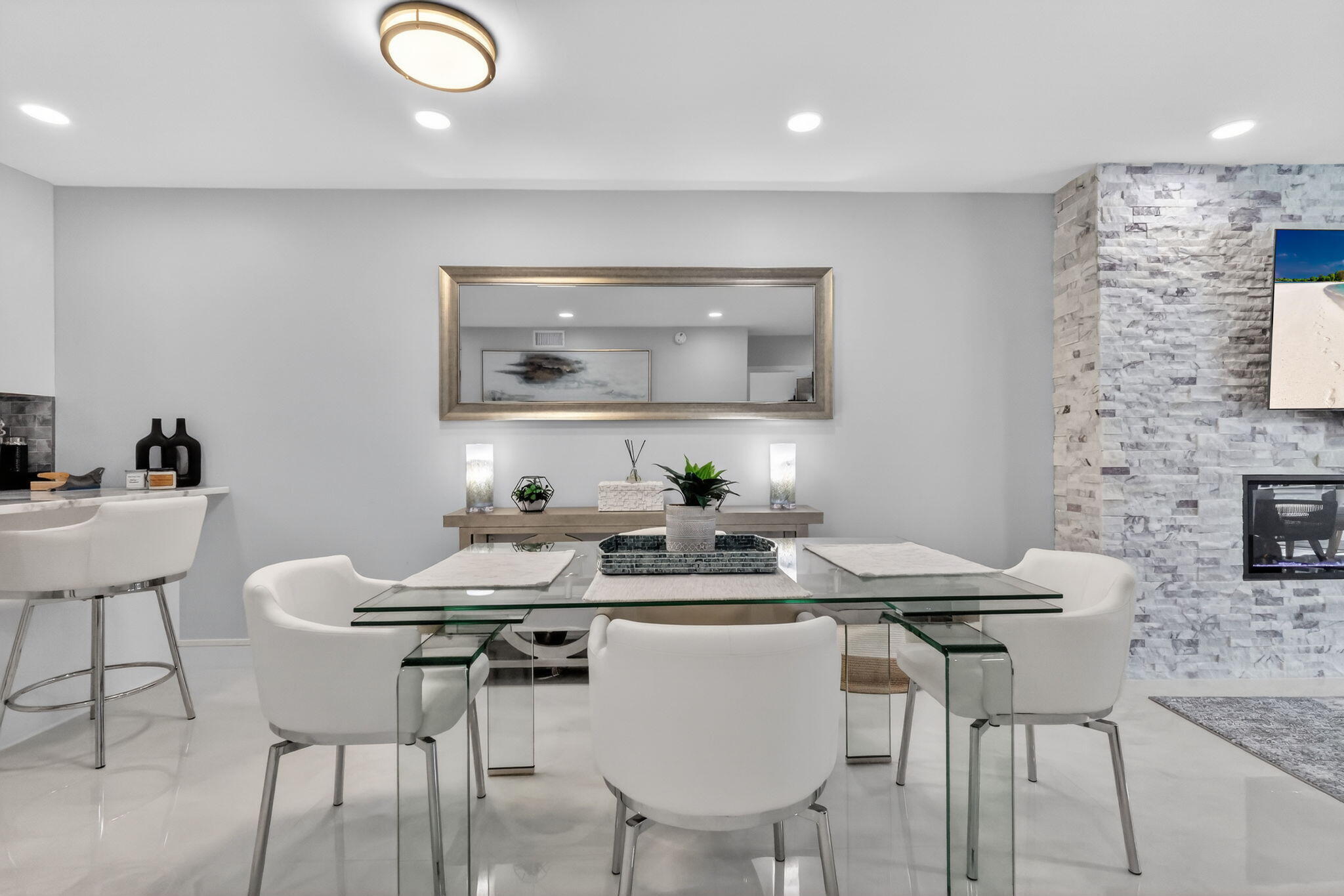 700 NE Harbour Terrace 1250