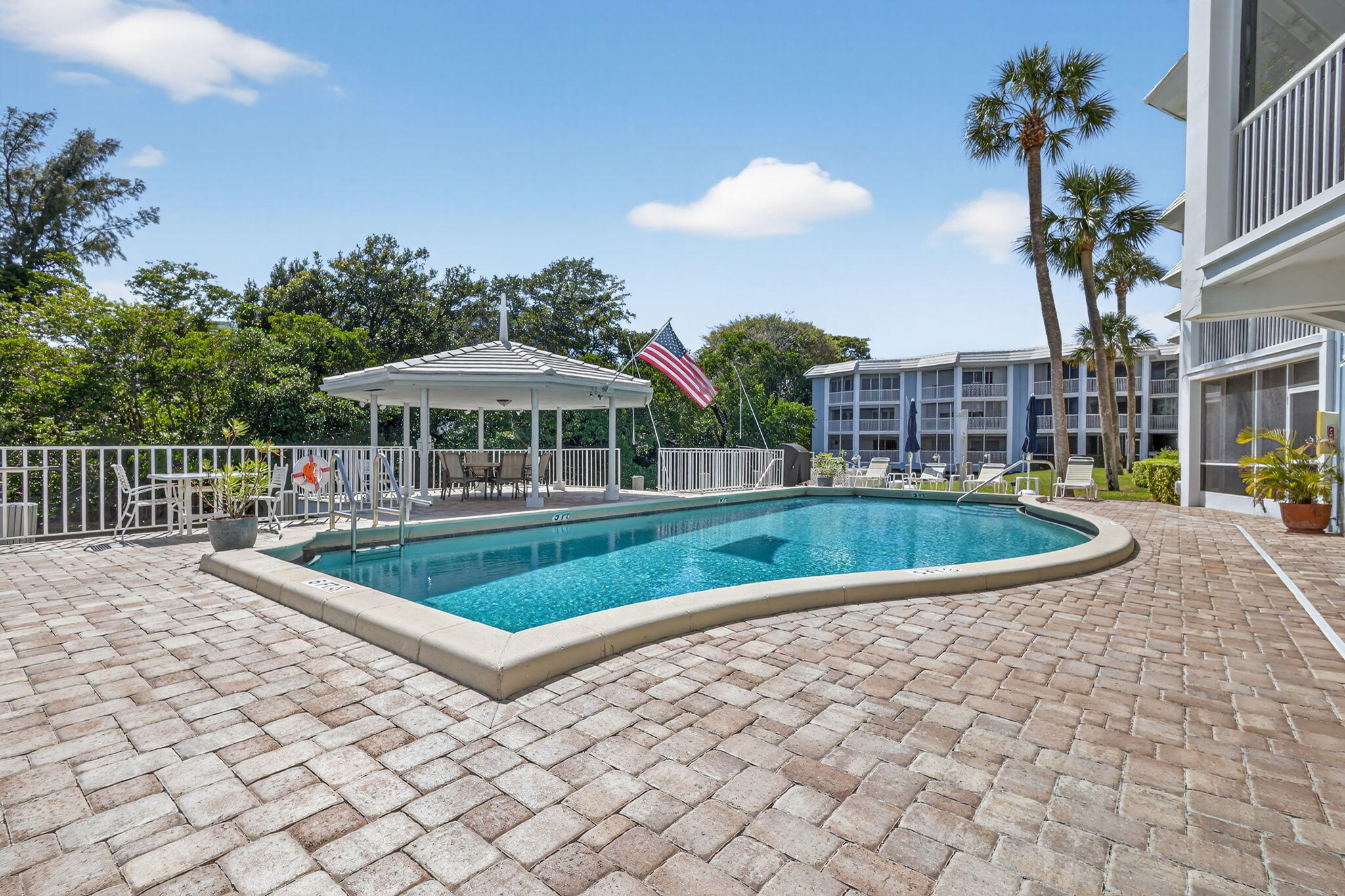 700 NE Harbour Terrace 1250