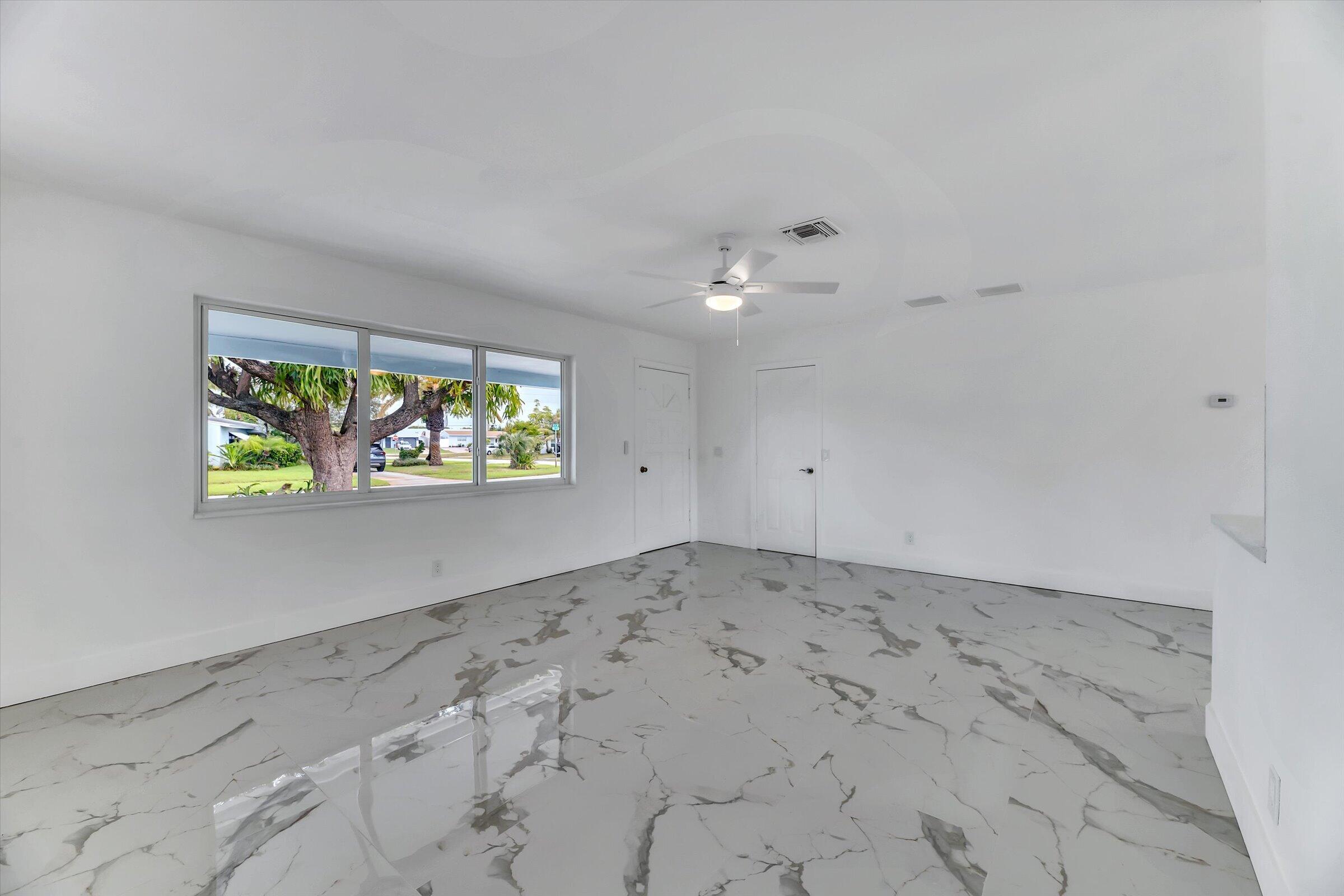 1404 SW 1ST Avenue