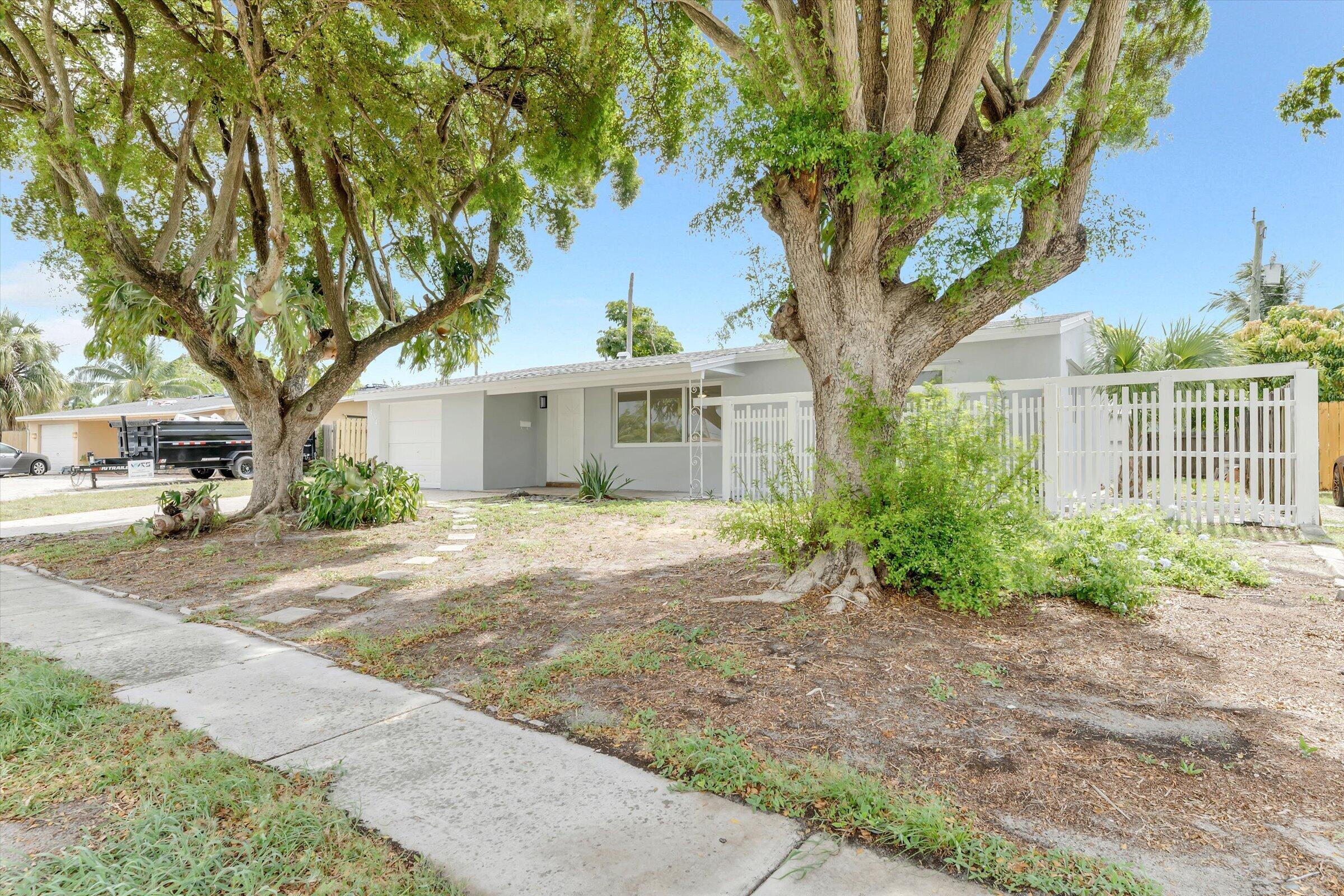 1404 SW 1ST Avenue