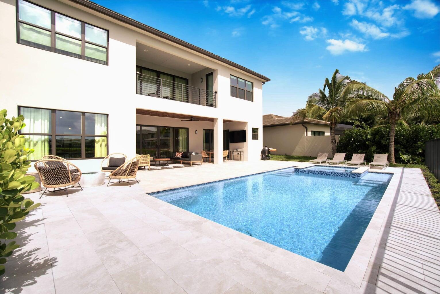 17046 Wandering Wave Avenue
