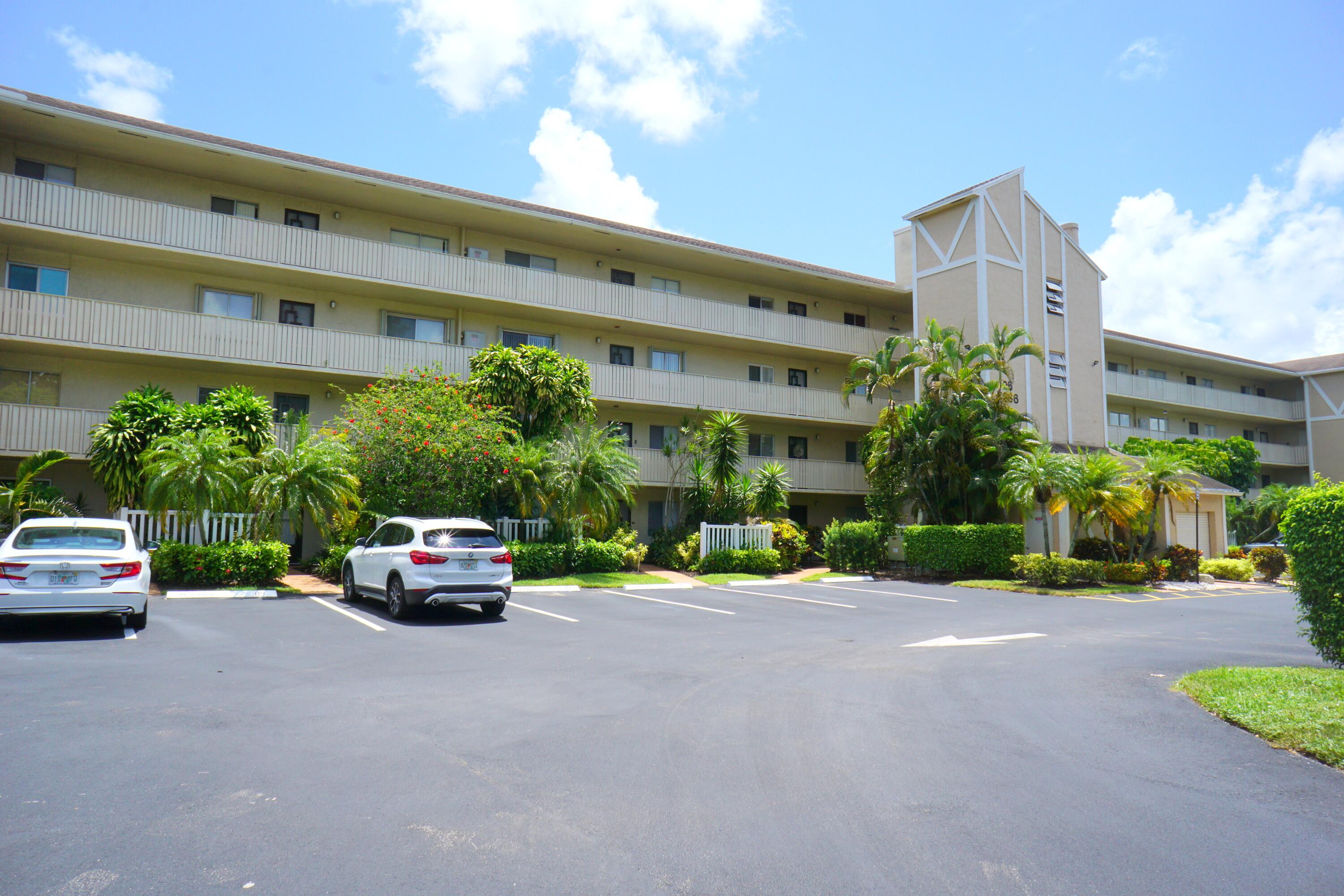 7286 HUNTINGTON Lane 306