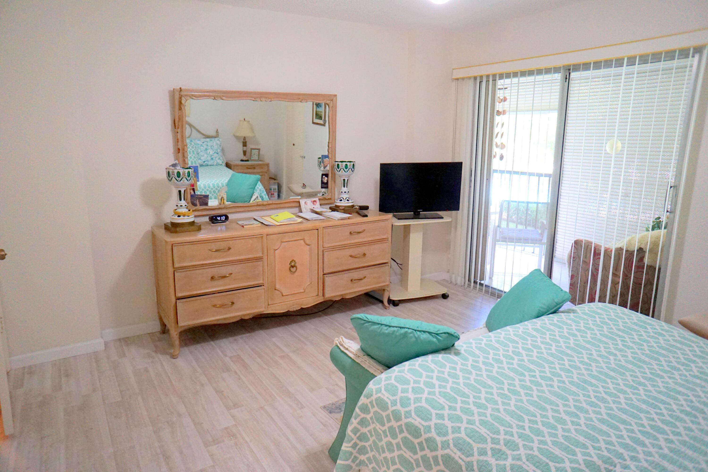 7286 HUNTINGTON Lane 306