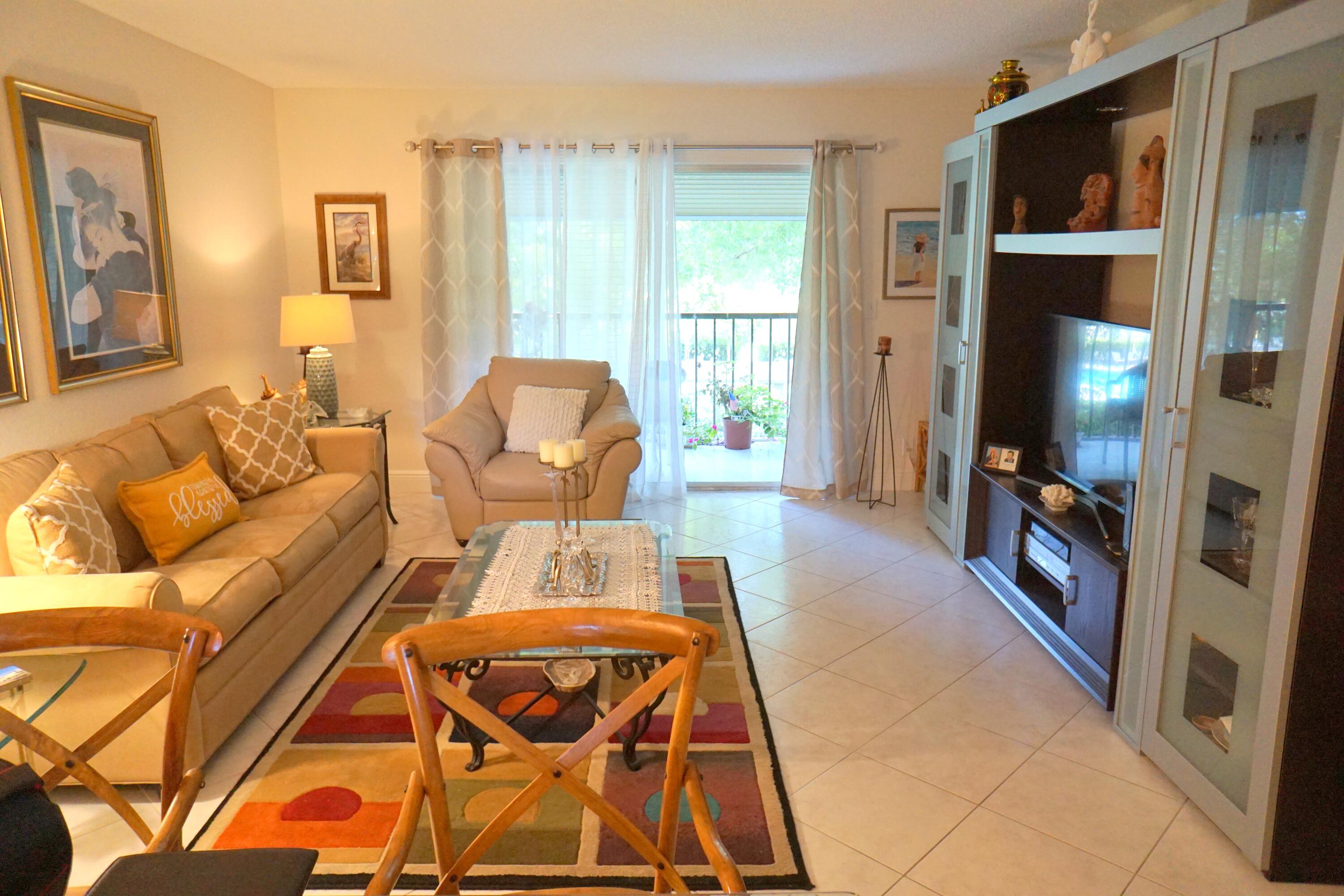 7286 HUNTINGTON Lane 306