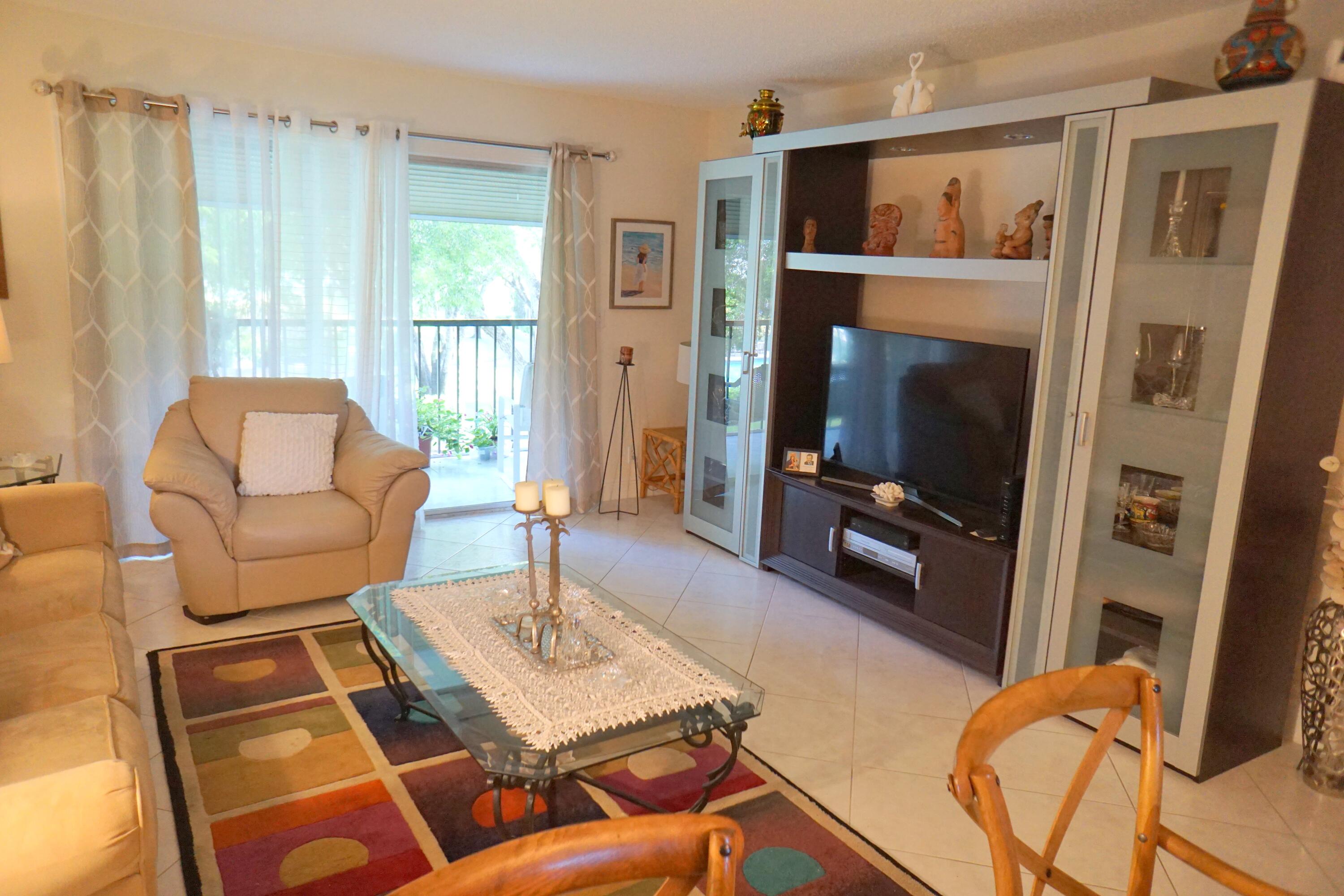 7286 HUNTINGTON Lane 306