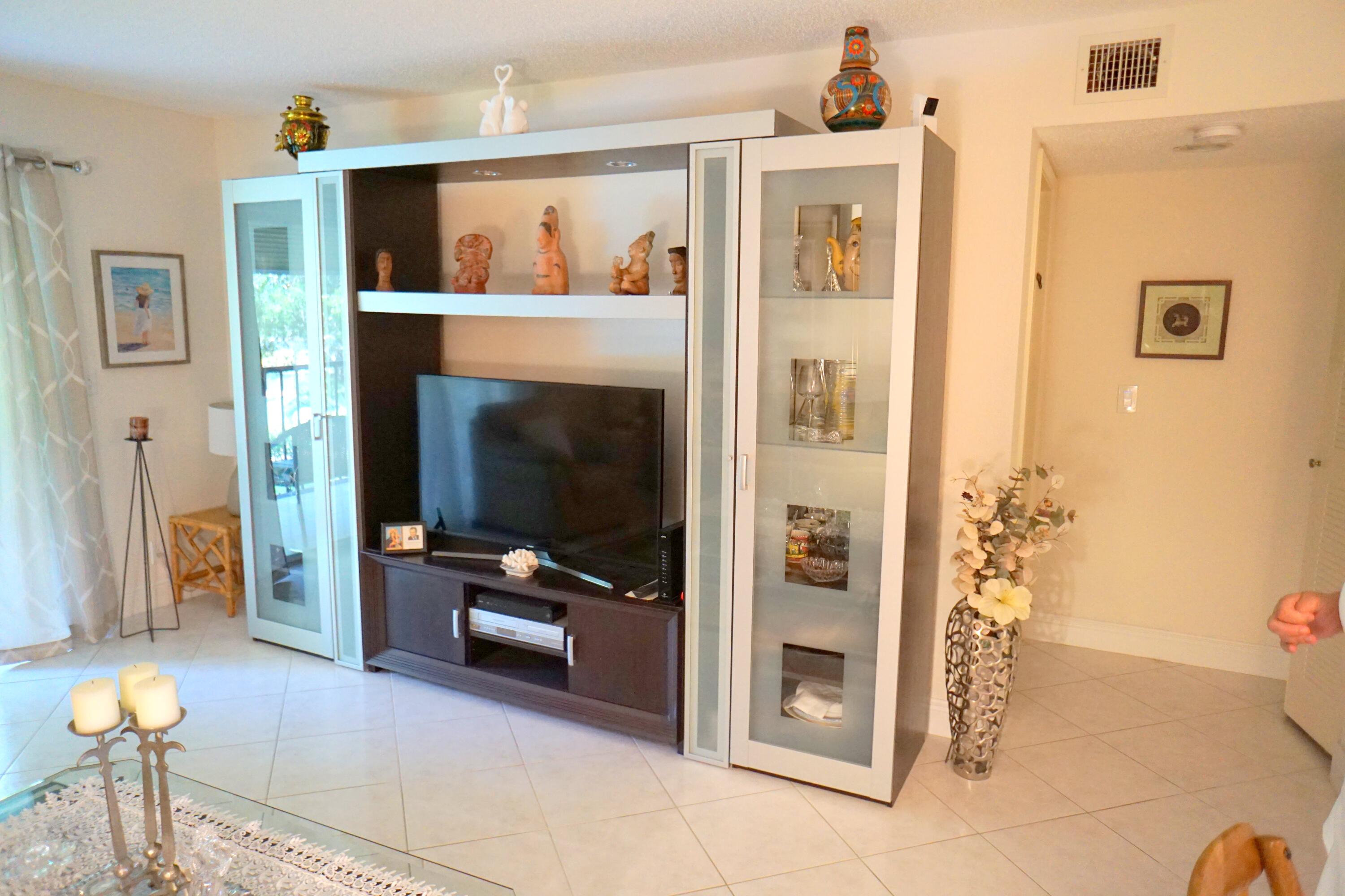 7286 HUNTINGTON Lane 306