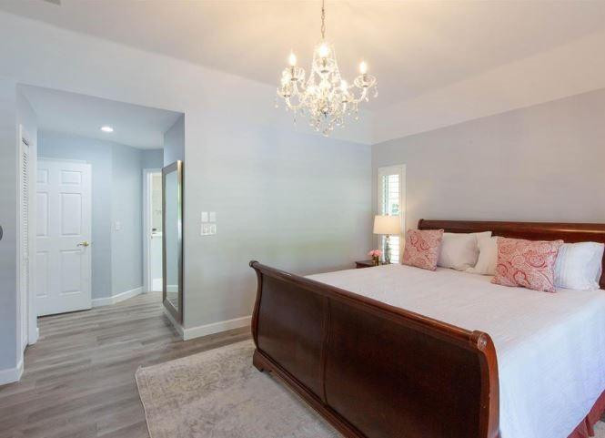 1349 BRAMPTON Cove
