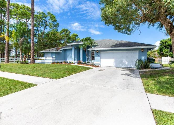1349 BRAMPTON Cove