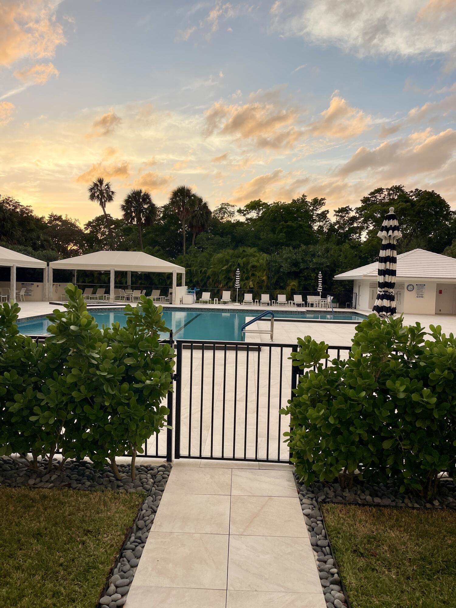 2001 N OCEAN Boulevard 301