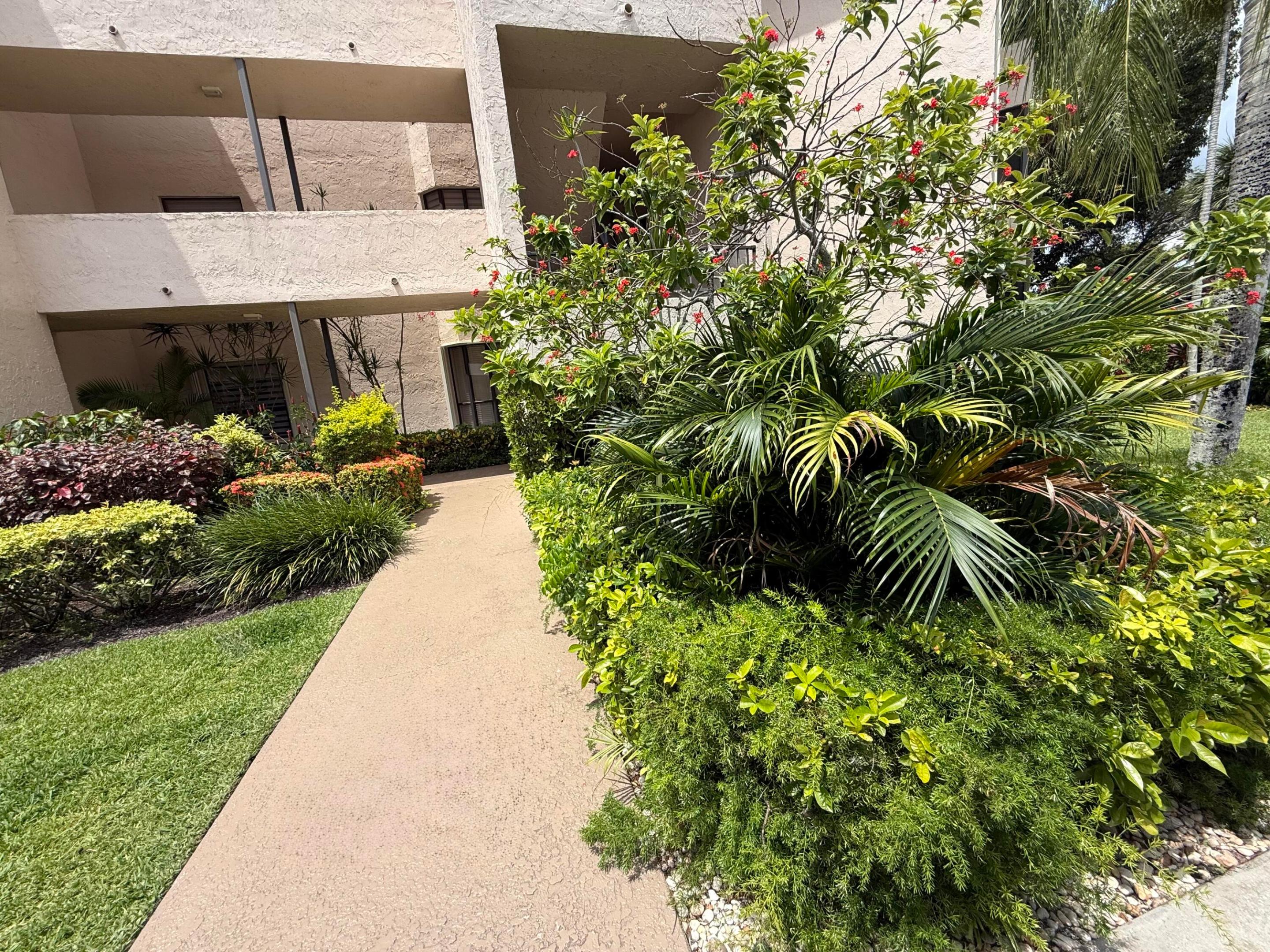 7472 LA PAZ Boulevard 102