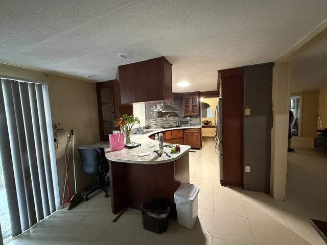 1817 DOLPHIN Place