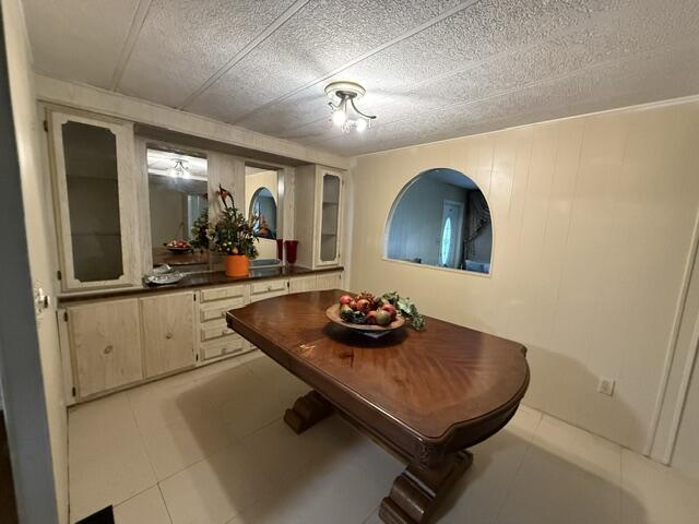 1817 DOLPHIN Place