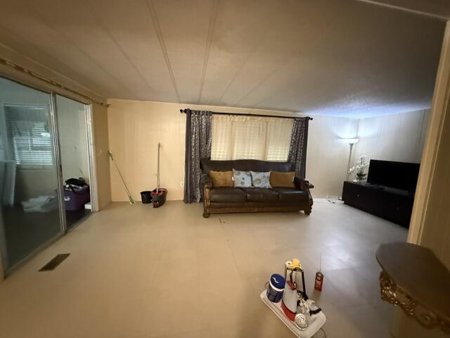 1817 DOLPHIN Place