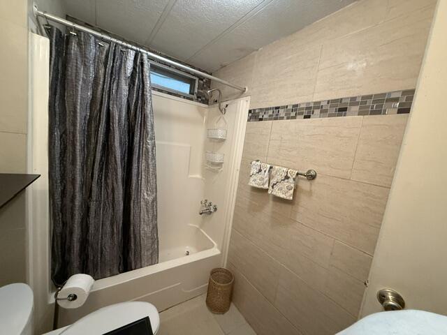 1817 DOLPHIN Place