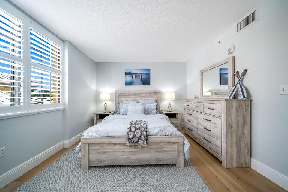 250 NE 3rd Avenue 1502